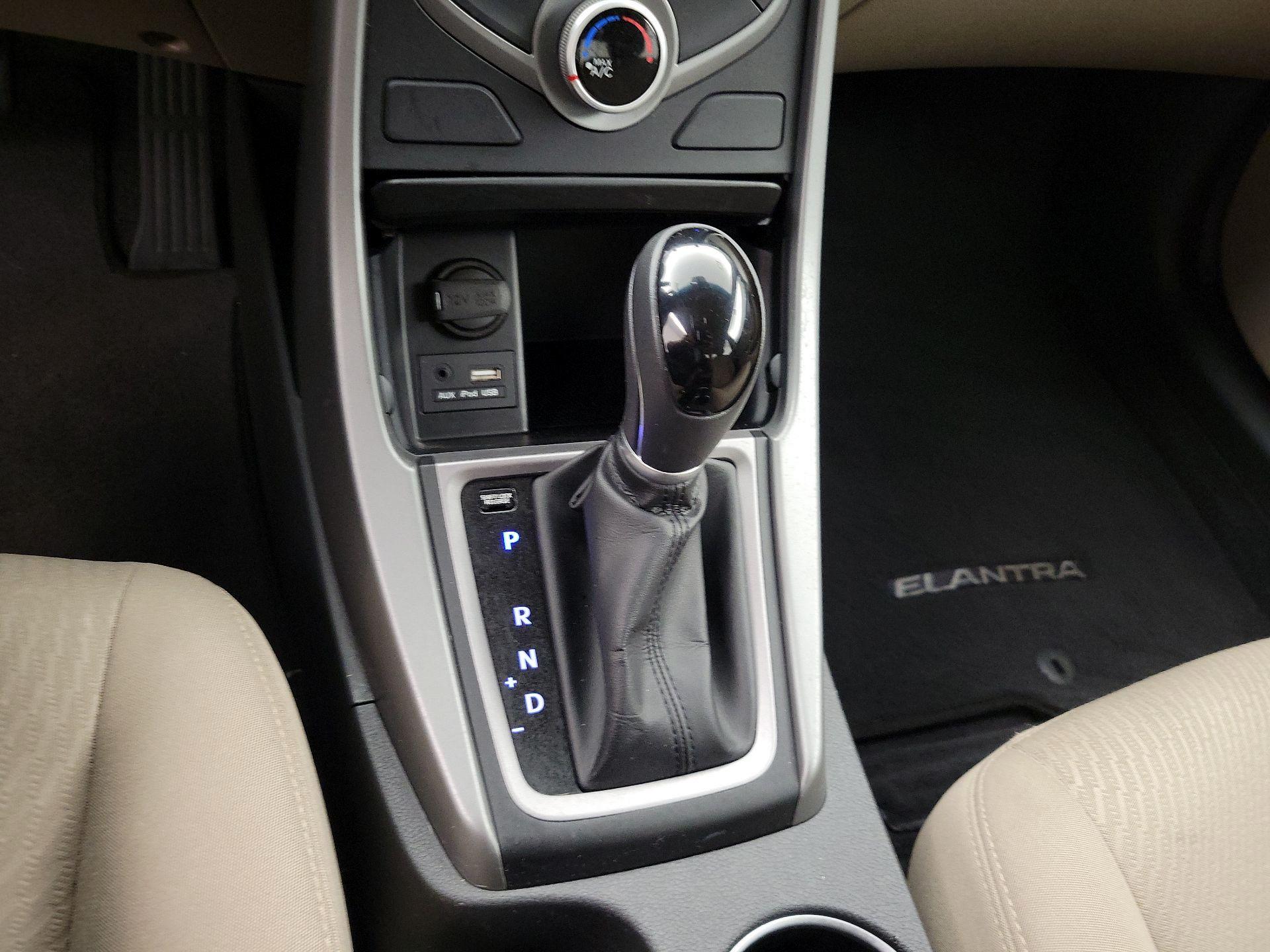 Thumbnail: 2015 Hyundai Elantra - 16