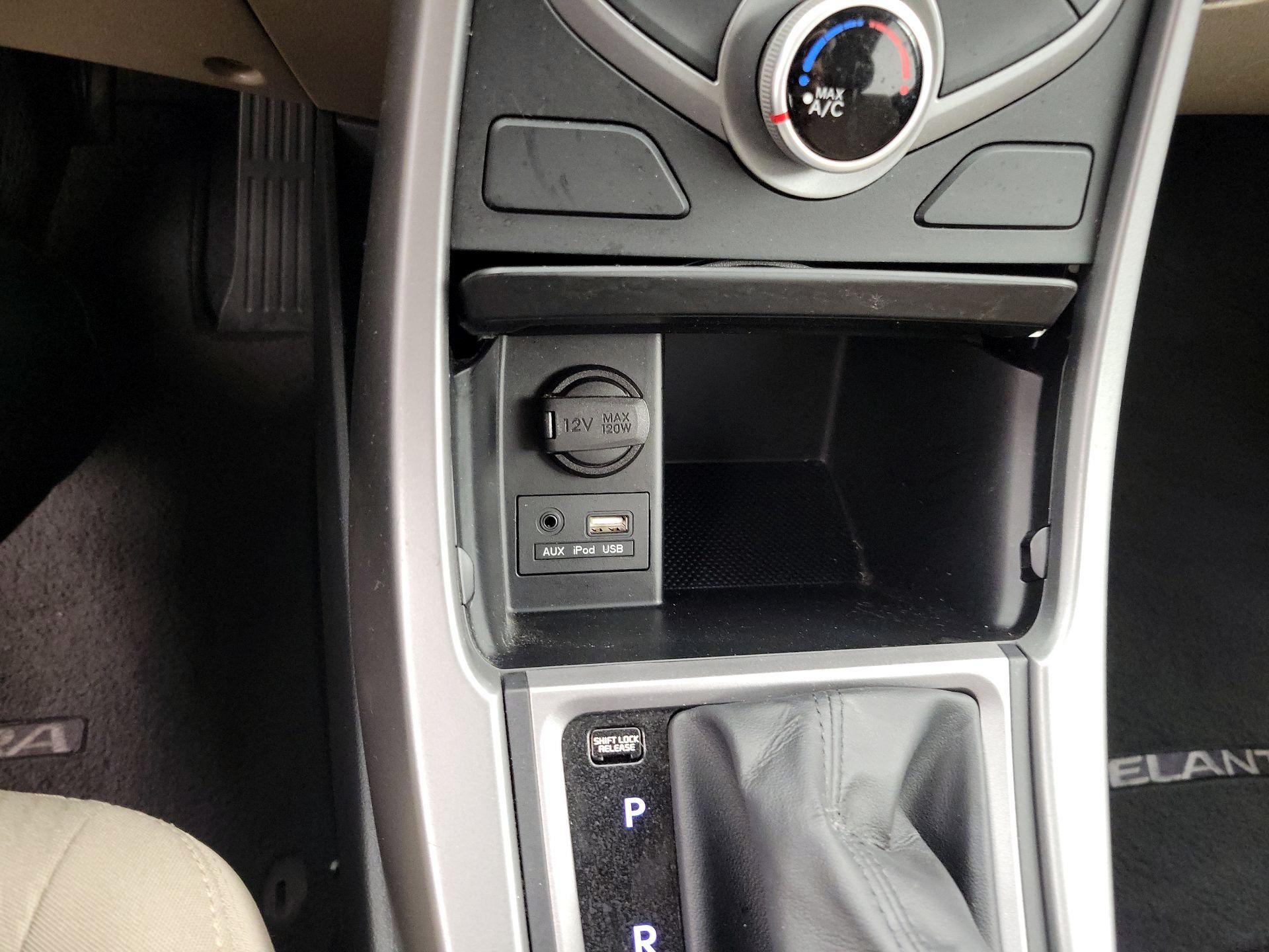Thumbnail: 2015 Hyundai Elantra - 17