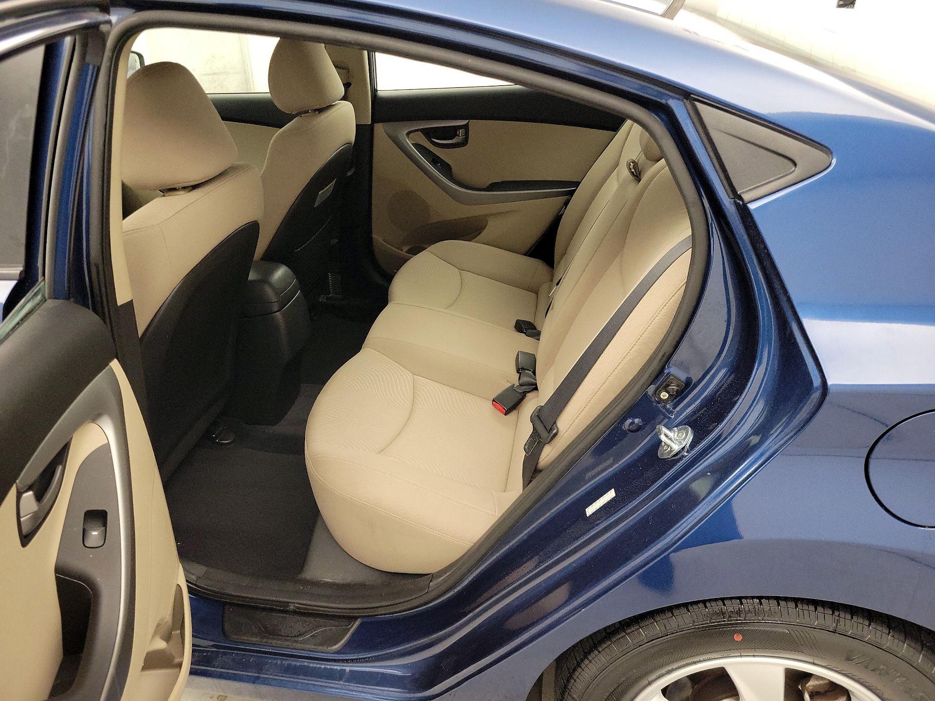 Thumbnail: 2015 Hyundai Elantra - 18