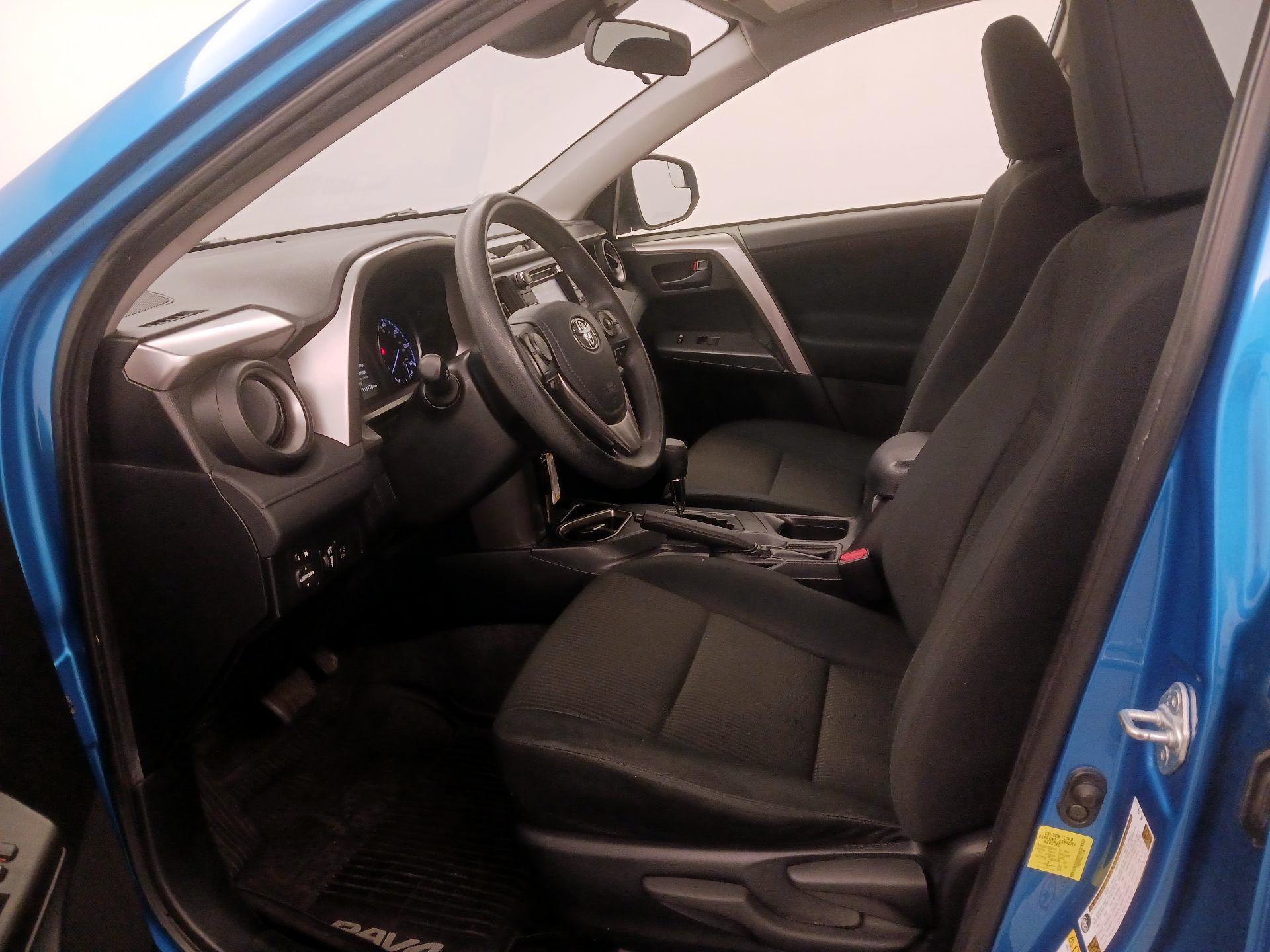 Thumbnail: 2018 Toyota RAV4 - 11
