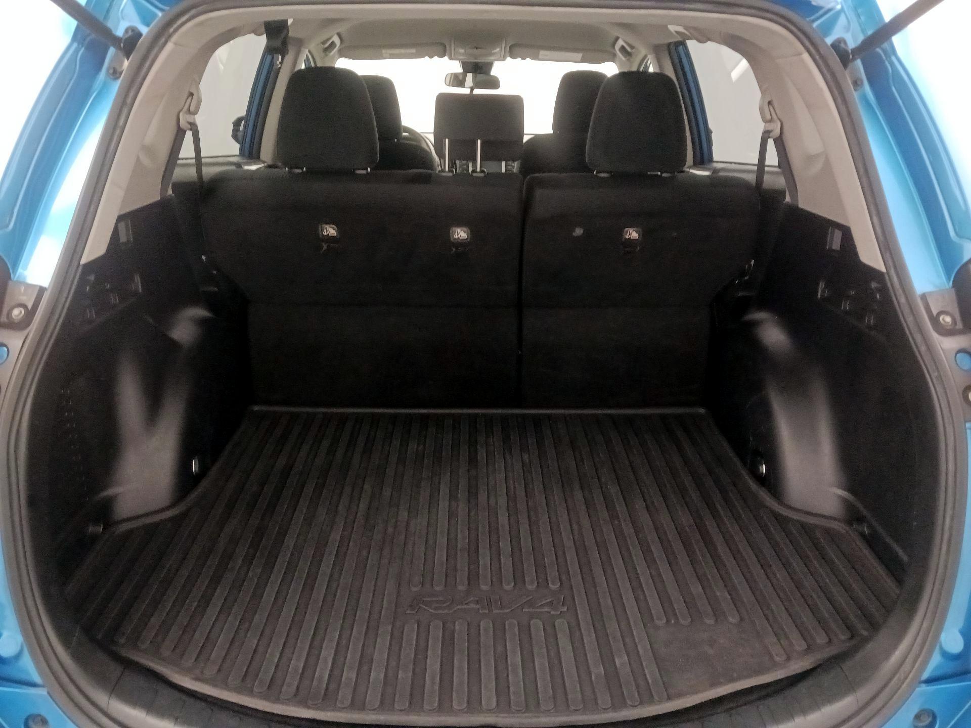 Thumbnail: 2018 Toyota RAV4 - 20