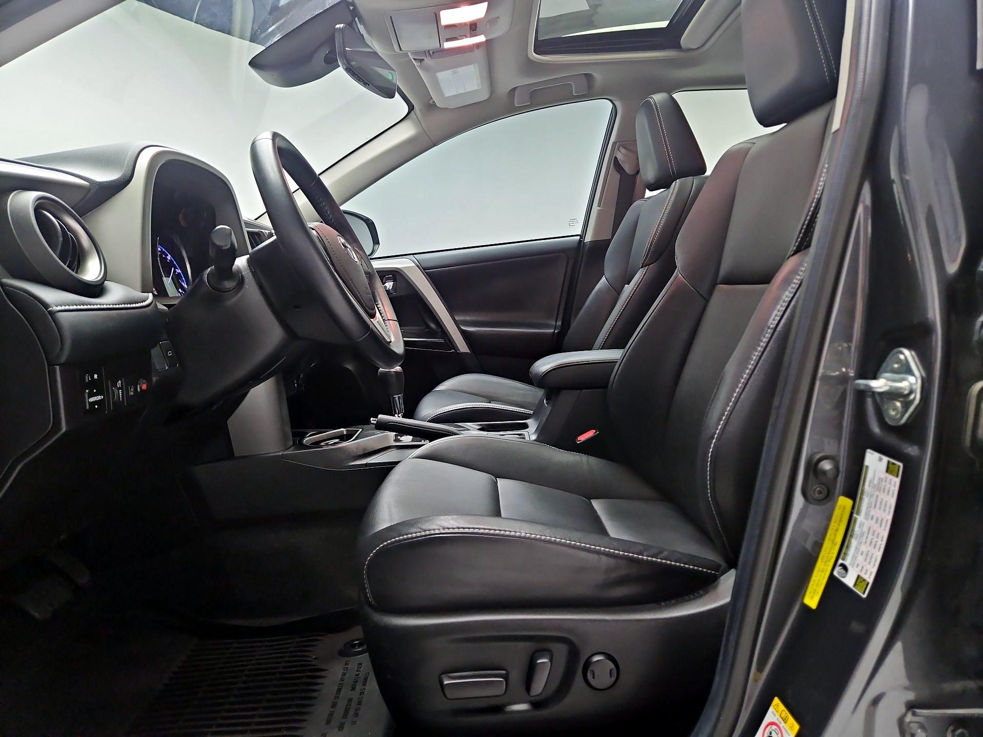 Thumbnail: 2018 Toyota RAV4 - 9