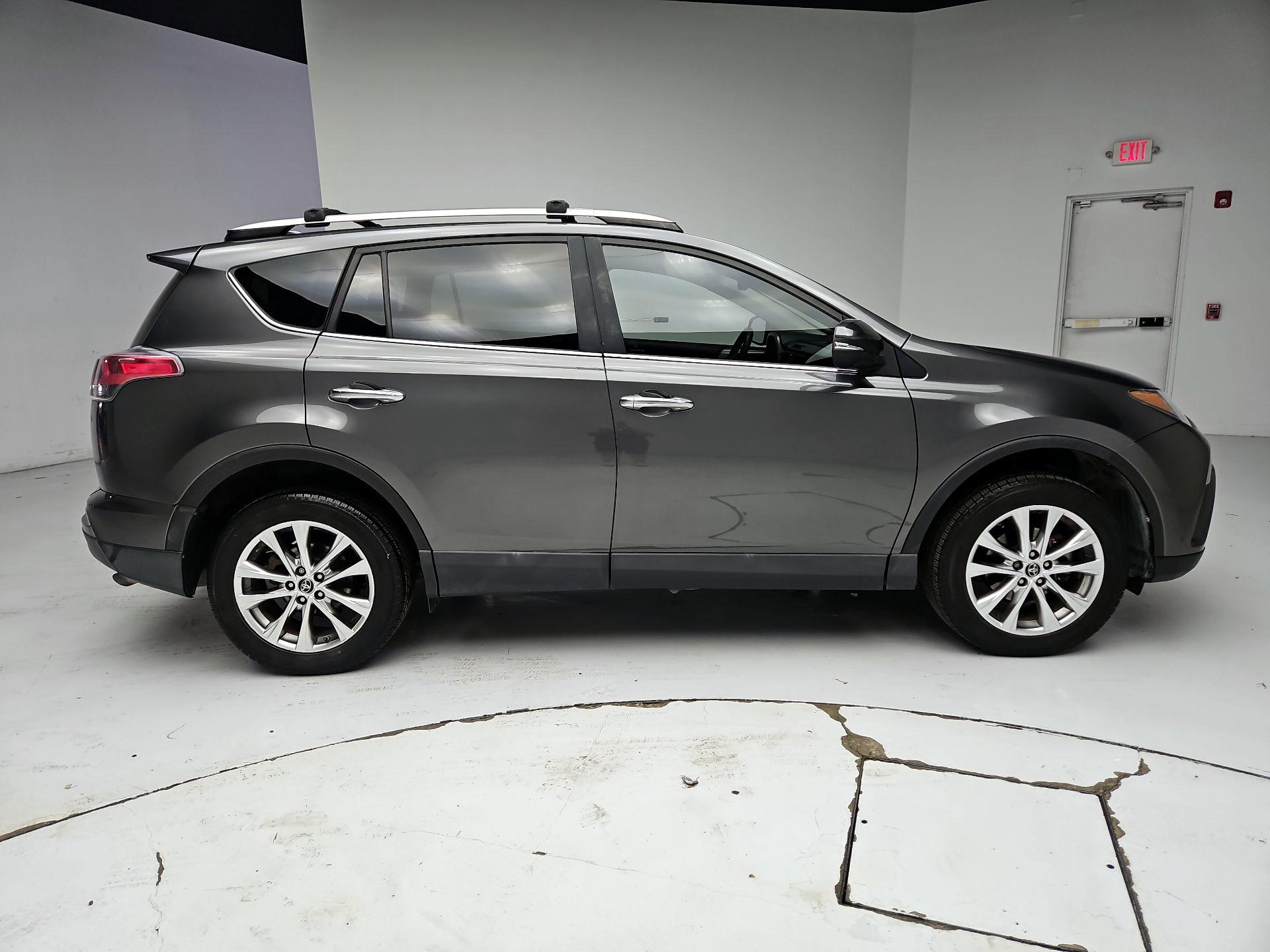 Thumbnail: 2018 Toyota RAV4 - 4