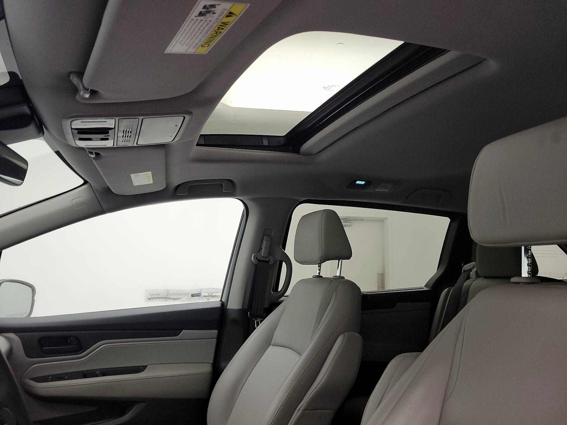 Thumbnail: 2019 Honda Odyssey - 18