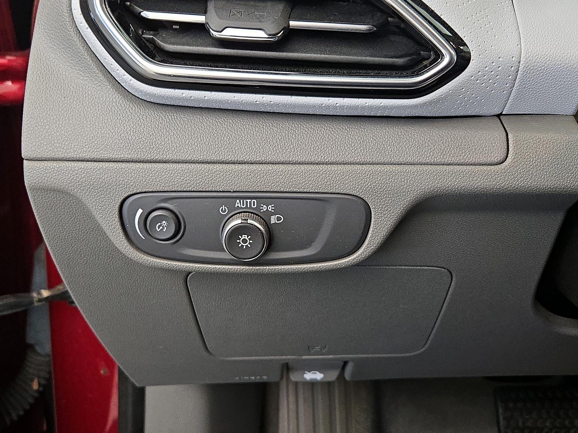 Thumbnail: 2022 Chevrolet Bolt EUV - 13