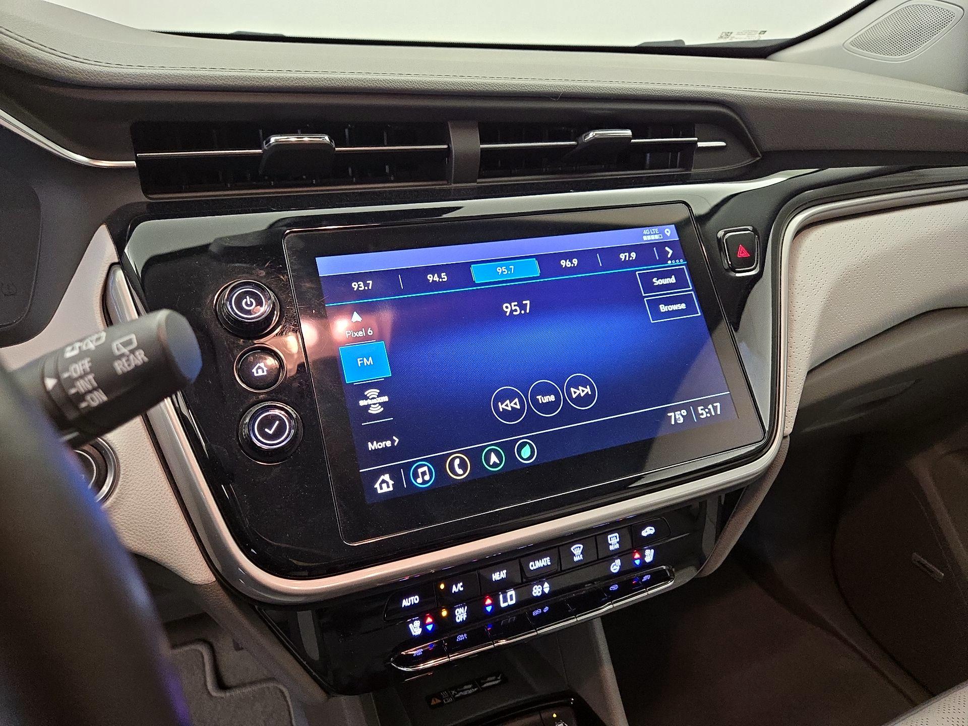 Thumbnail: 2022 Chevrolet Bolt EUV - 16