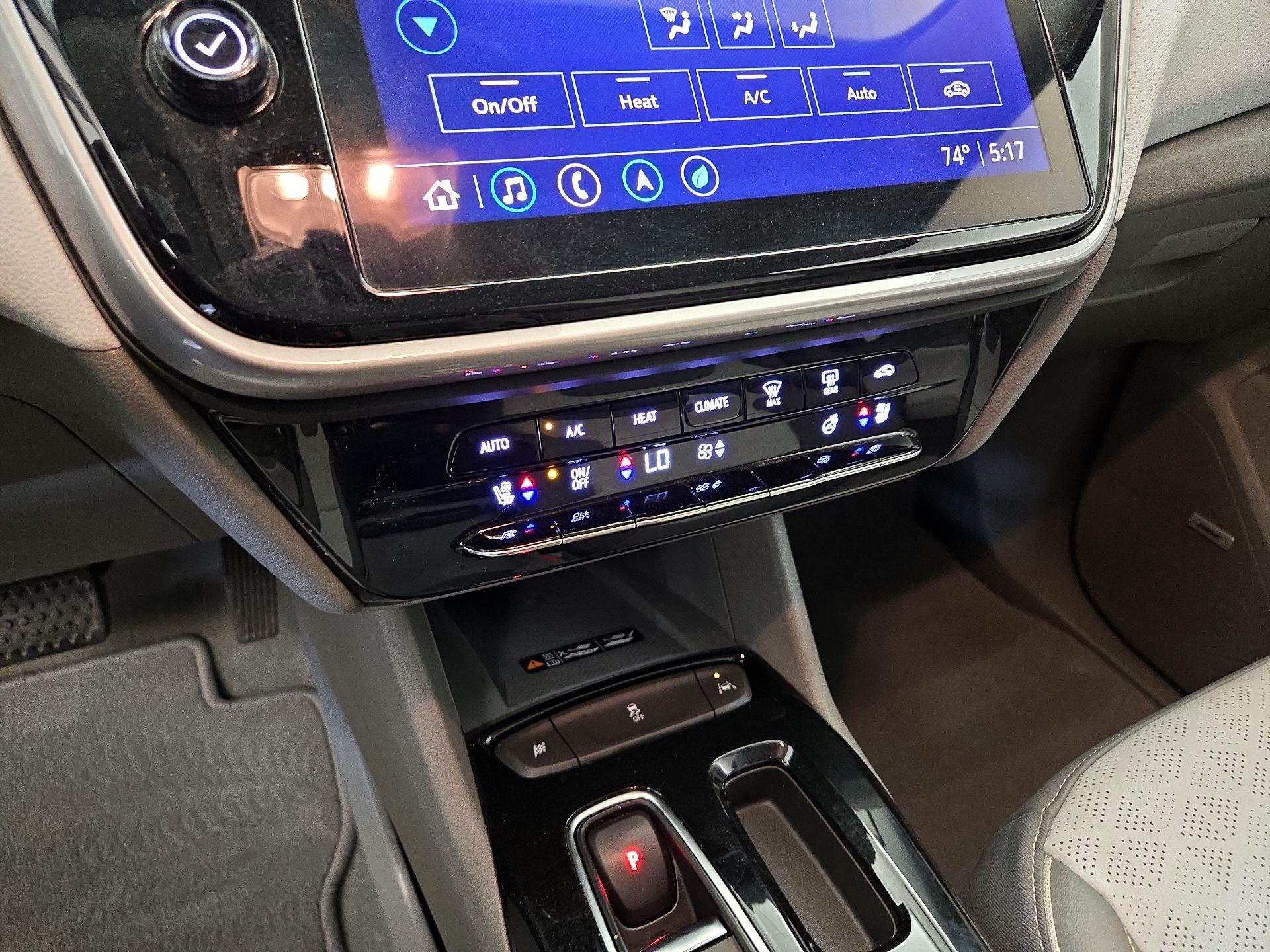Thumbnail: 2022 Chevrolet Bolt EUV - 17