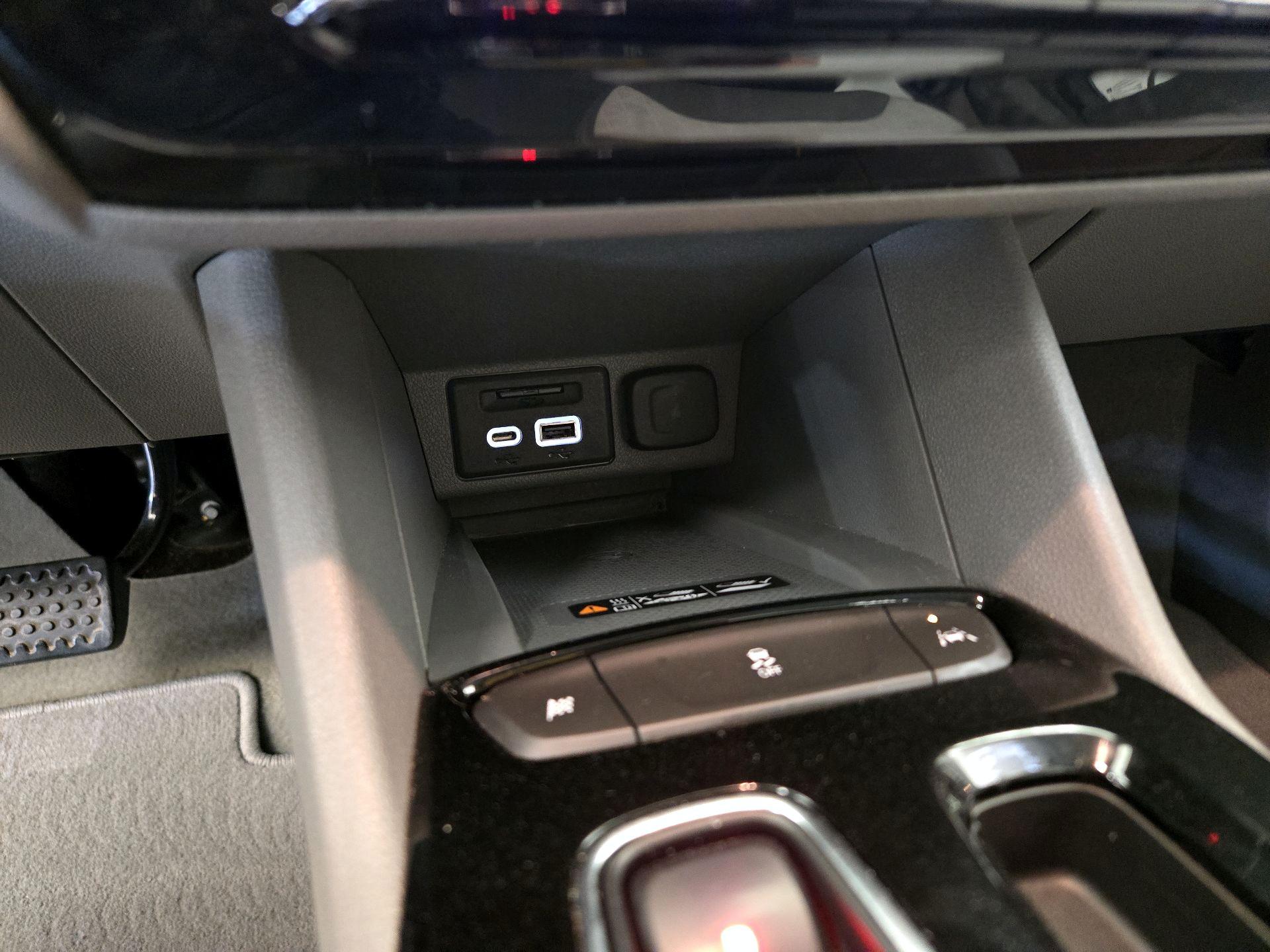 Thumbnail: 2022 Chevrolet Bolt EUV - 19