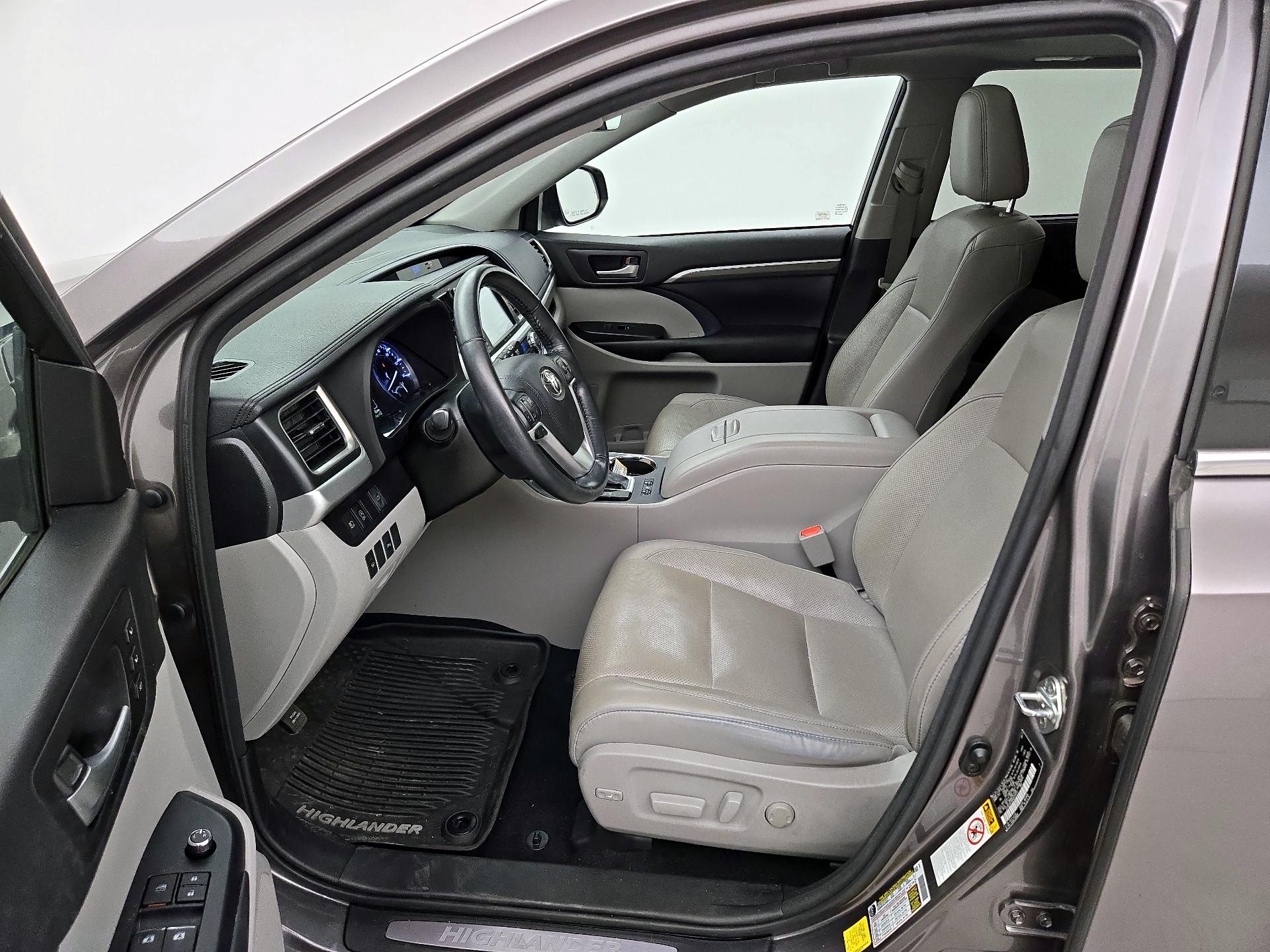Thumbnail: 2017 Toyota Highlander - 11