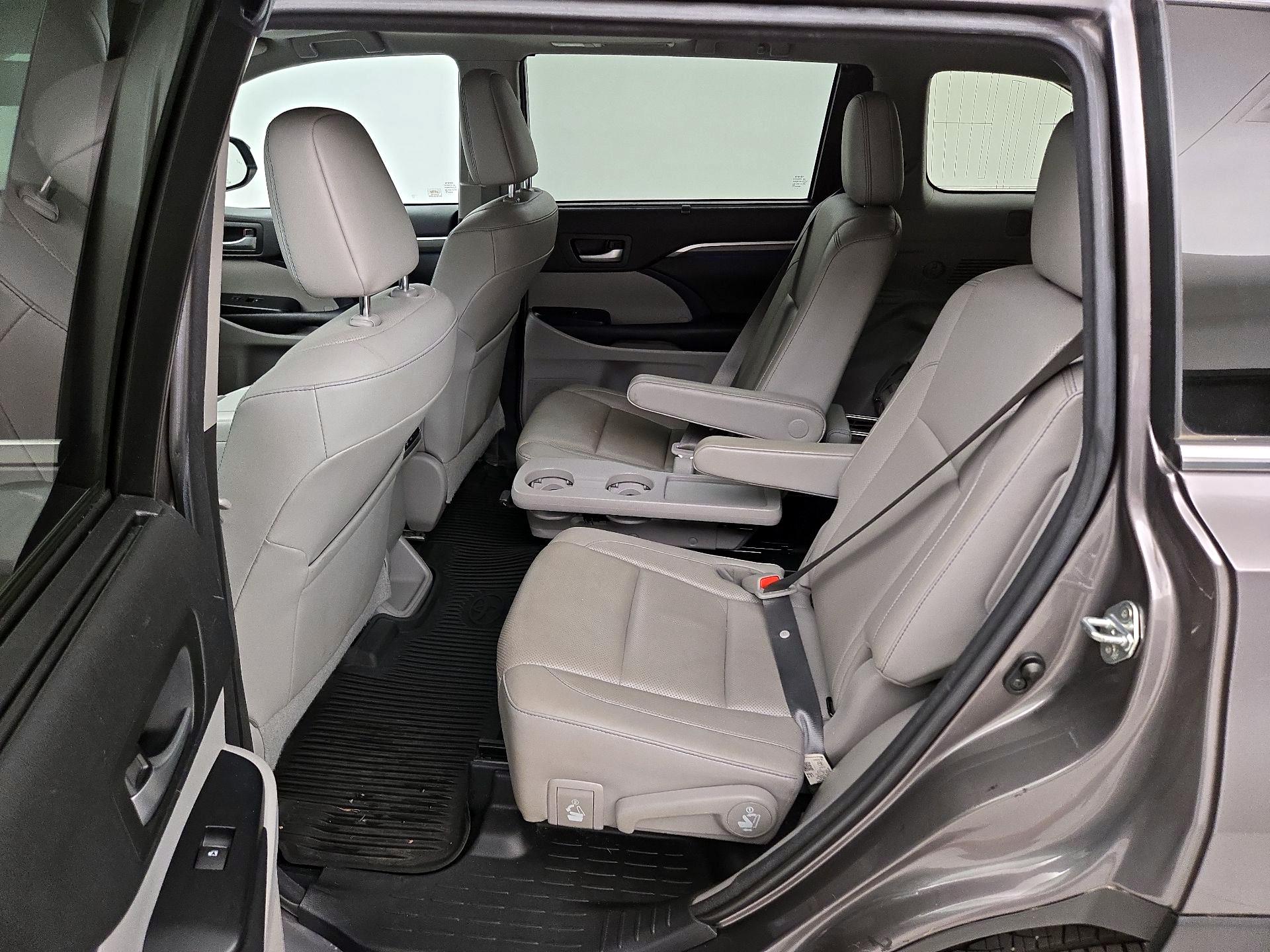 Thumbnail: 2017 Toyota Highlander - 20