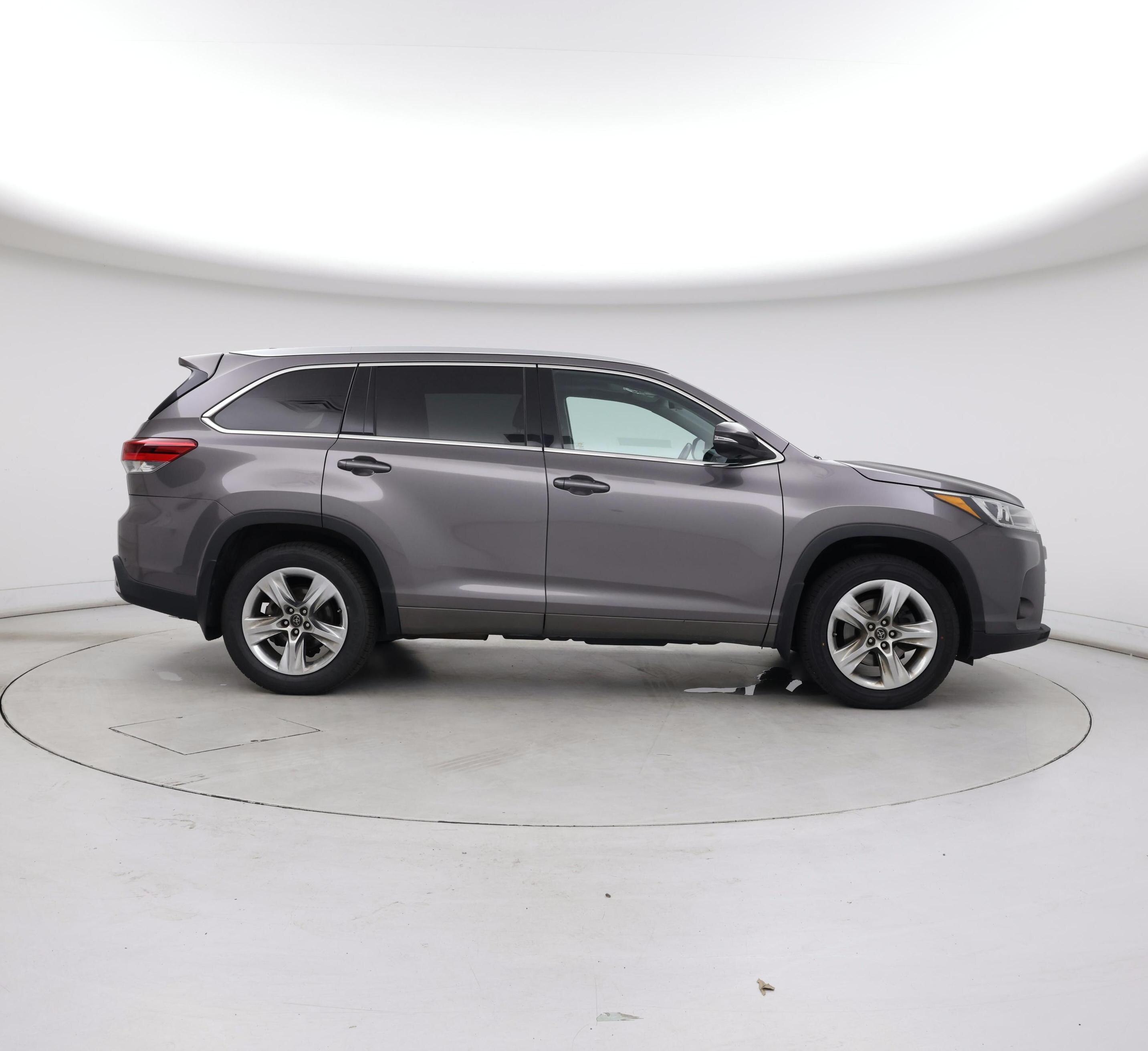 Thumbnail: 2017 Toyota Highlander - 7