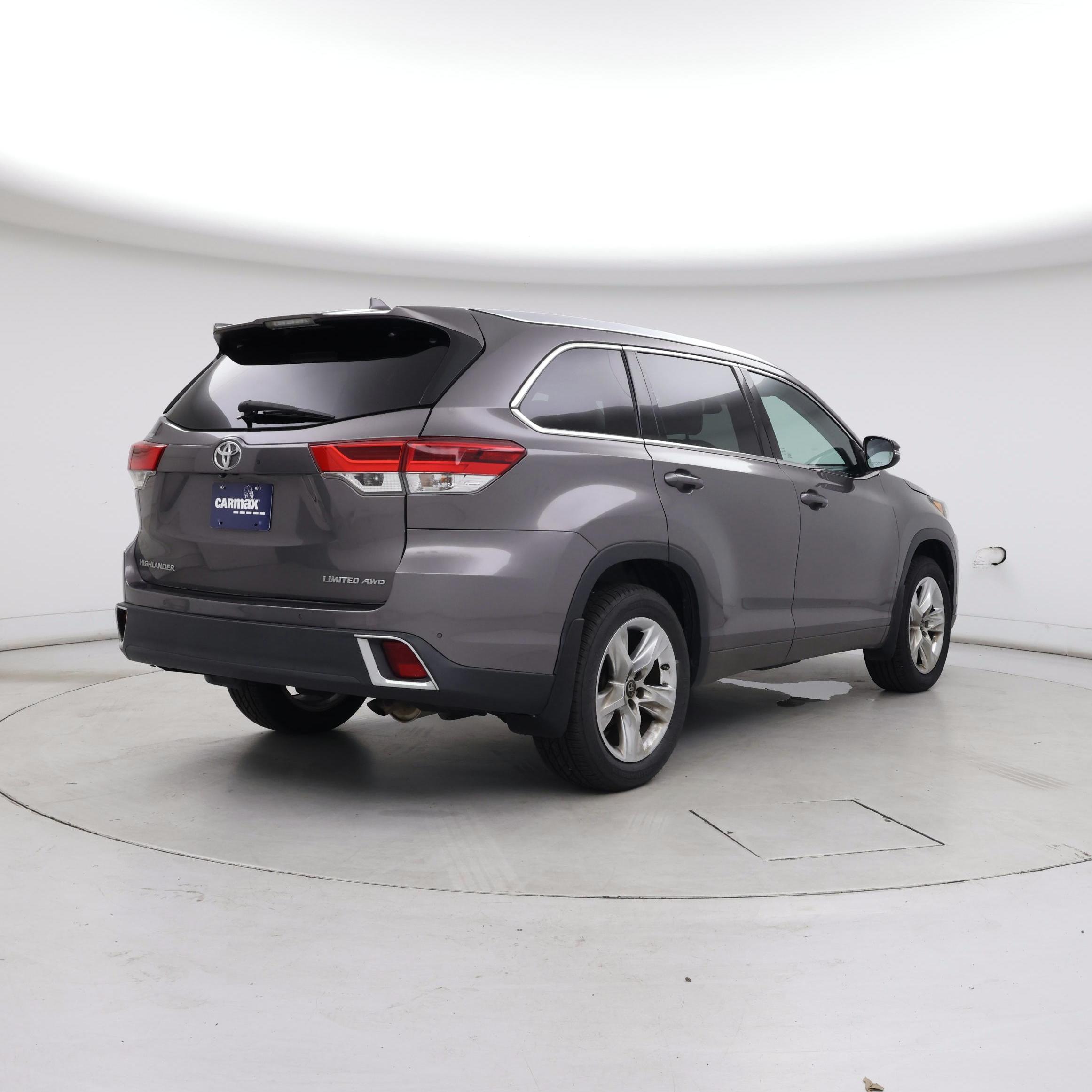 Thumbnail: 2017 Toyota Highlander - 8