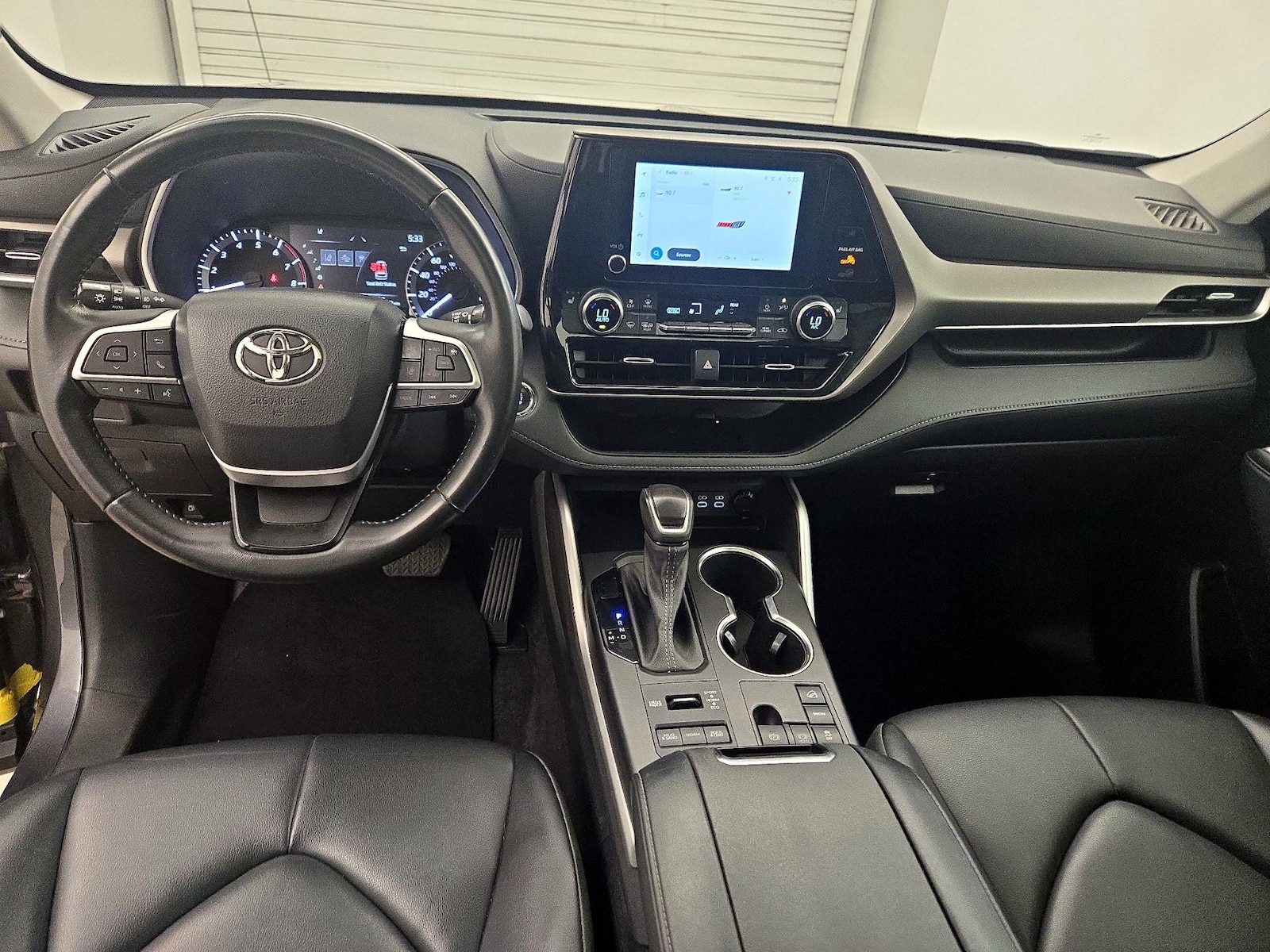 2023 Toyota Highlander XLE - Photo 10