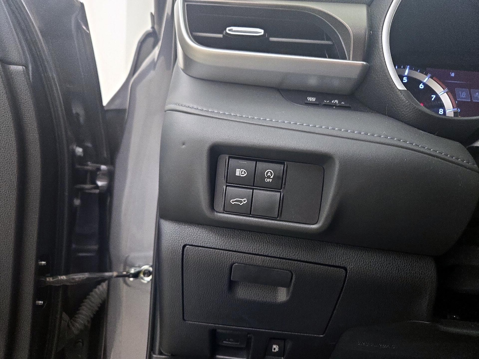2023 Toyota Highlander XLE - Photo 14