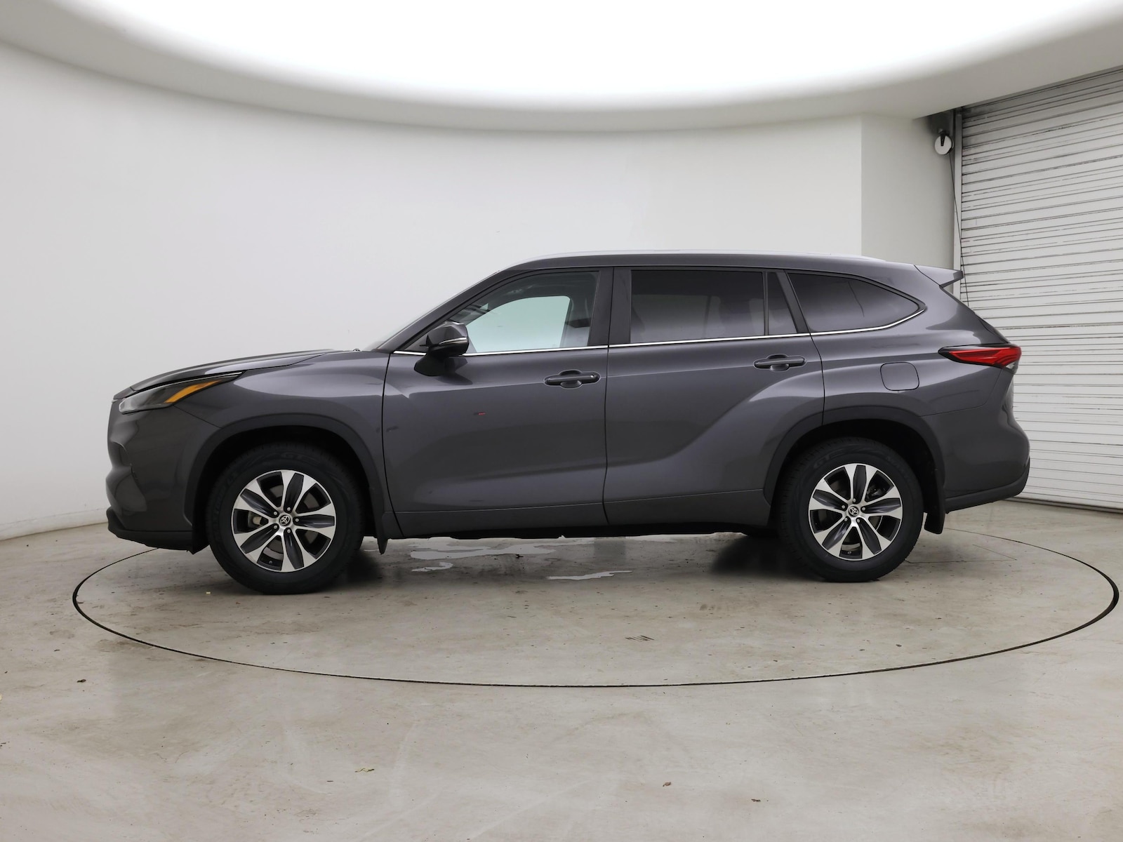 2023 Toyota Highlander XLE - Photo 4
