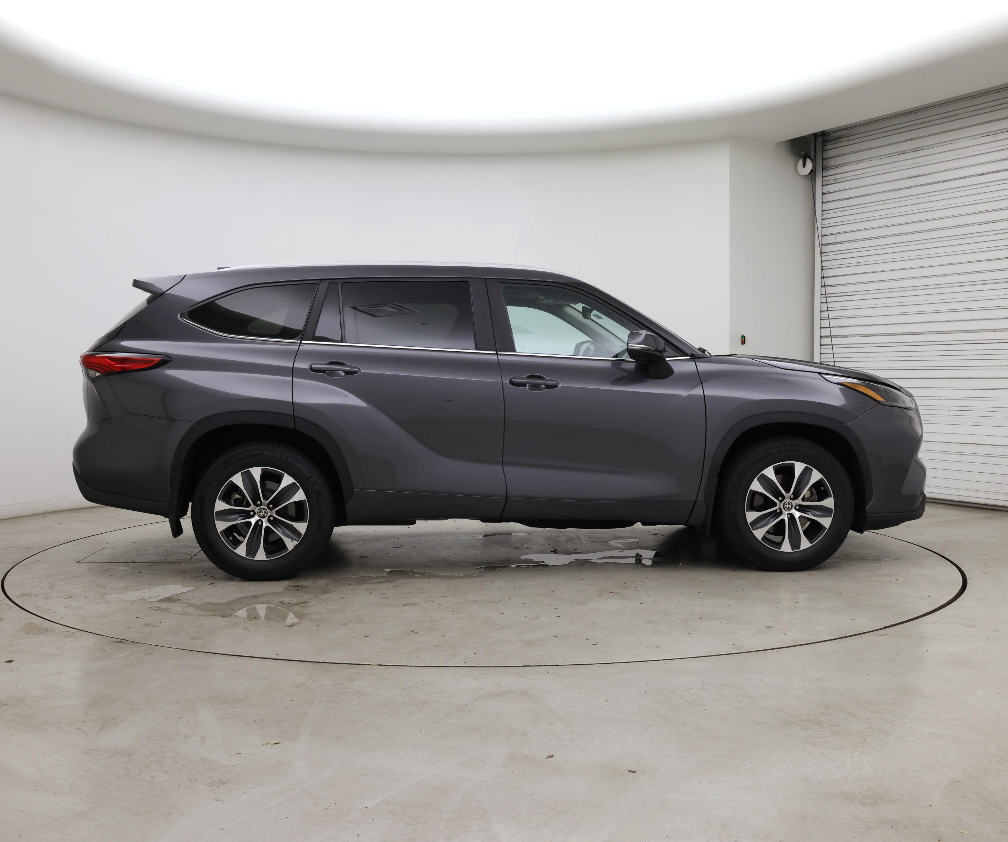 Thumbnail: 2023 Toyota Highlander - 7