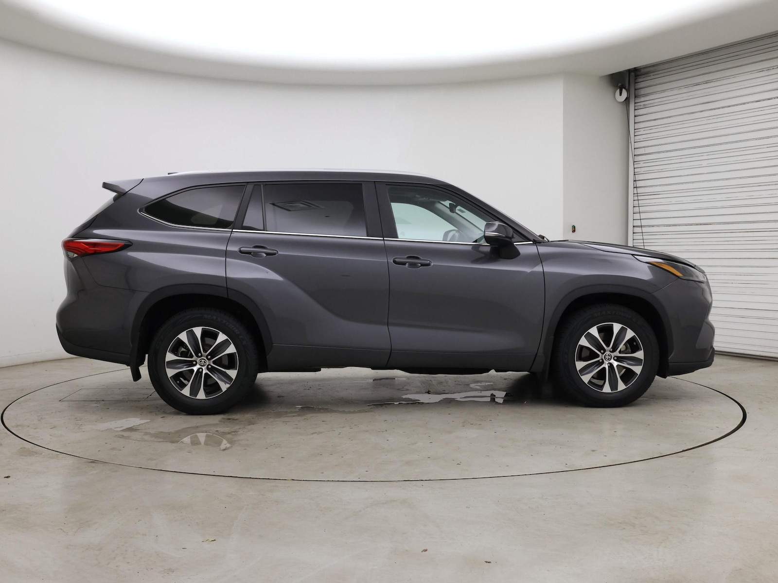 2023 Toyota Highlander XLE - Photo 8