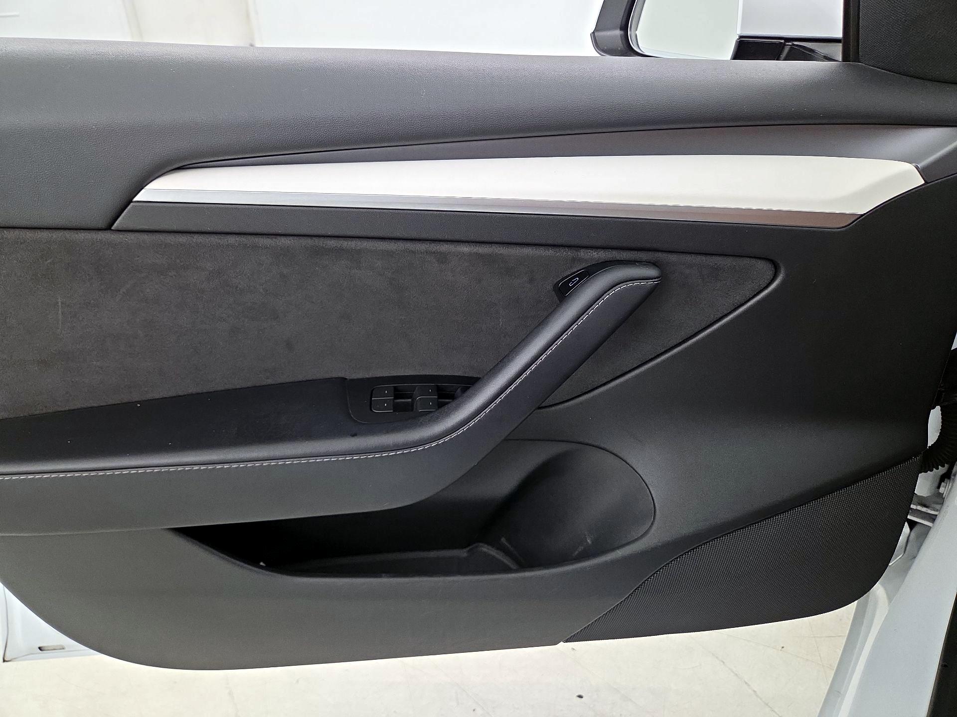 Thumbnail: 2023 Tesla Model 3 - 12