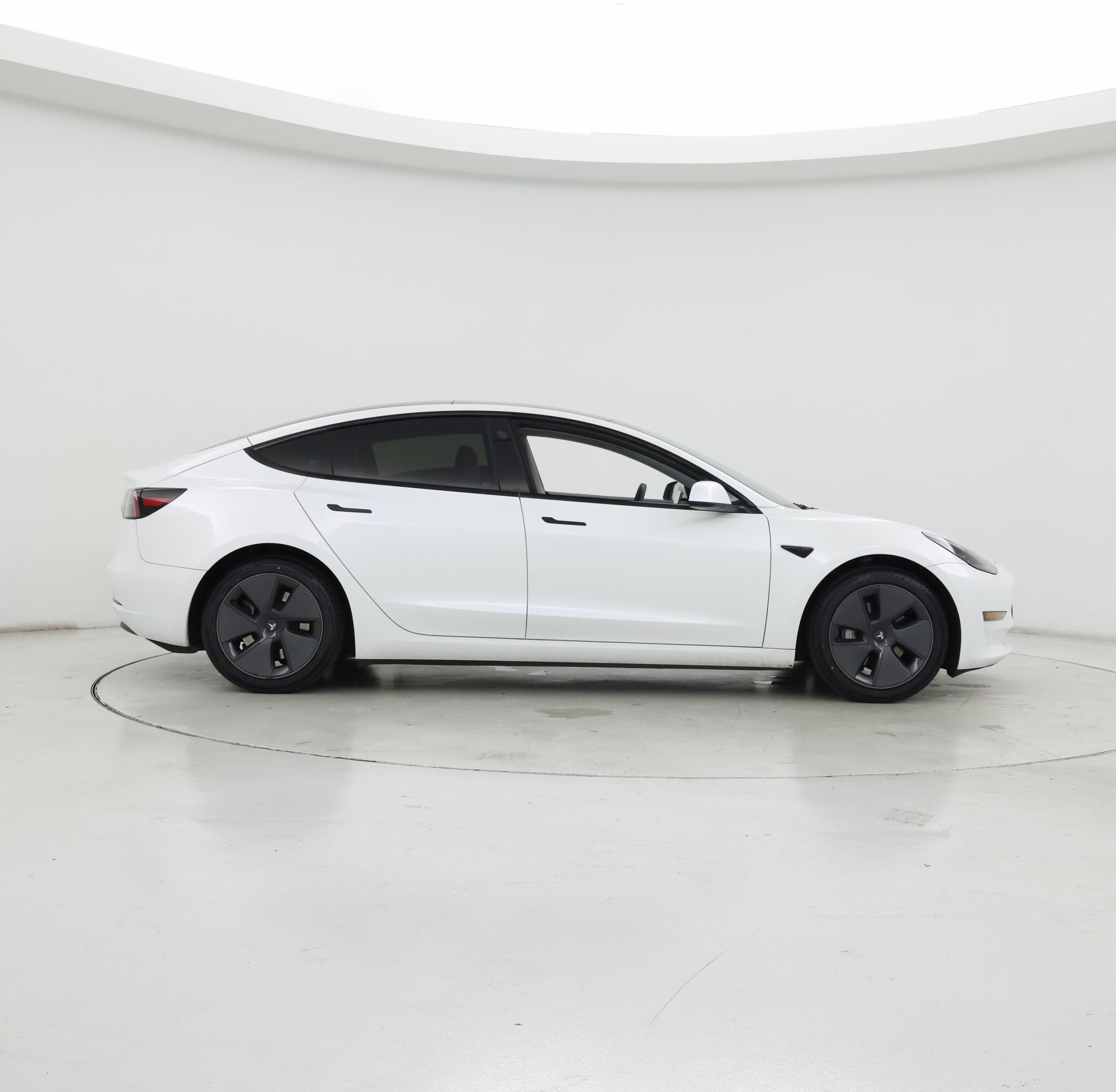 Thumbnail: 2023 Tesla Model 3 - 7