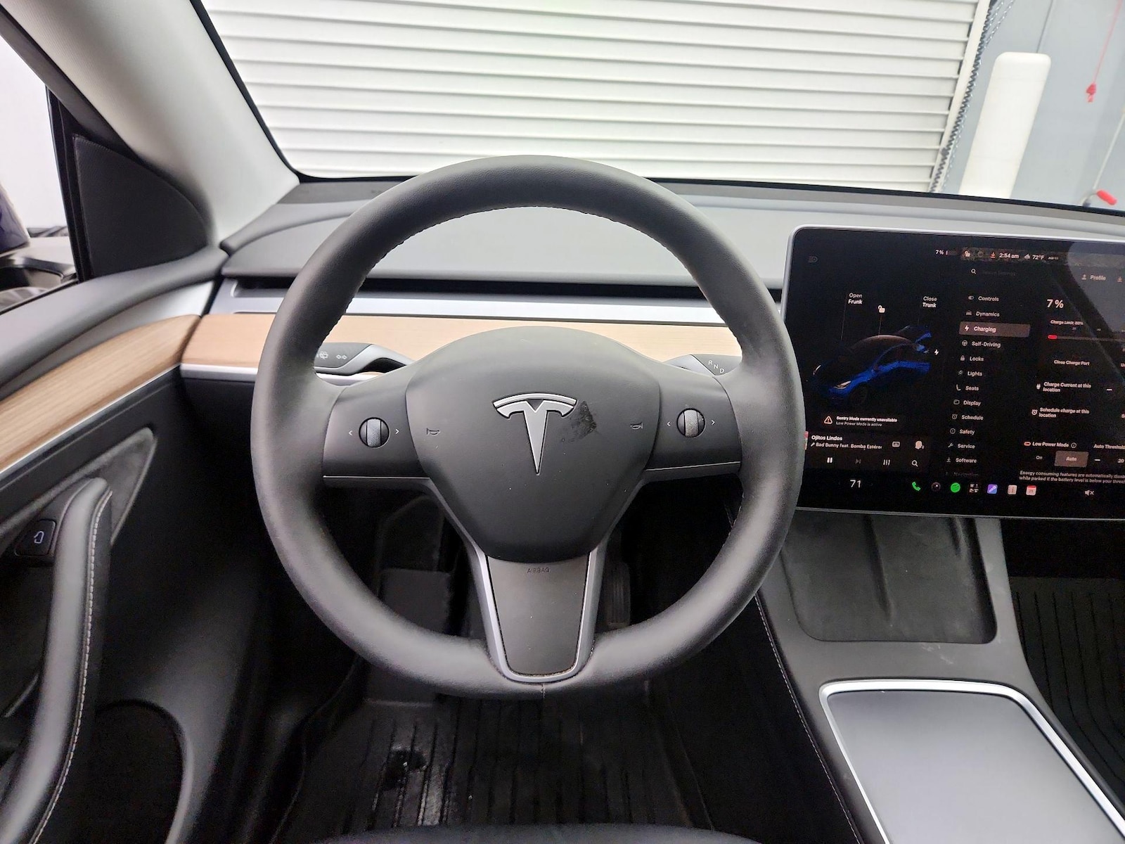 2025 Tesla Model Y Long Range - Photo 11