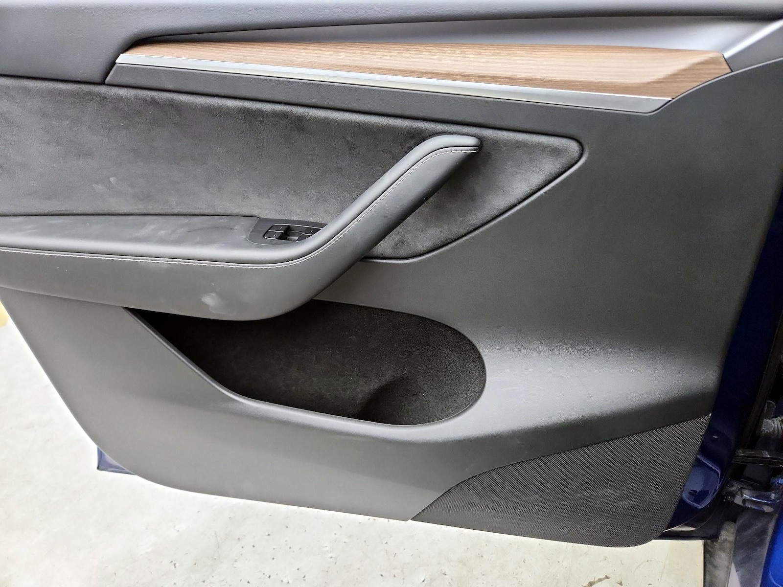 2025 Tesla Model Y Long Range - Photo 13