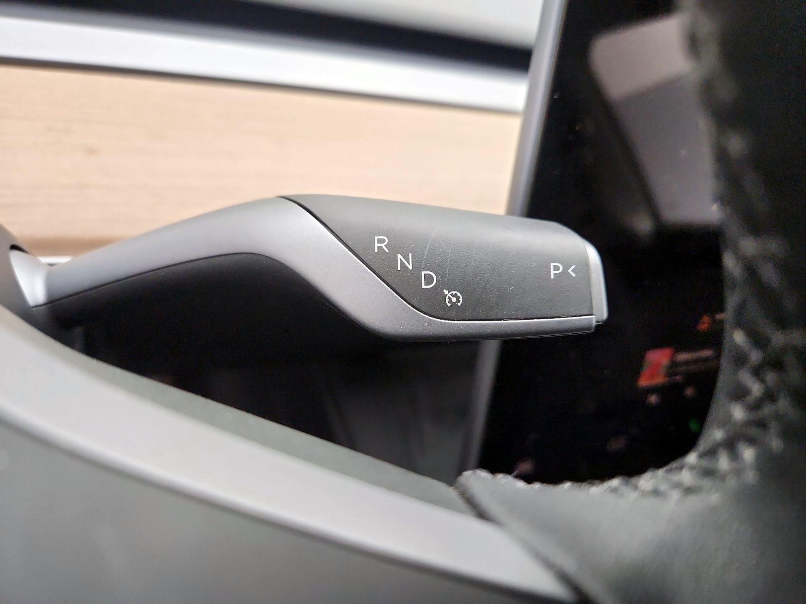 2025 Tesla Model Y Long Range - Photo 18