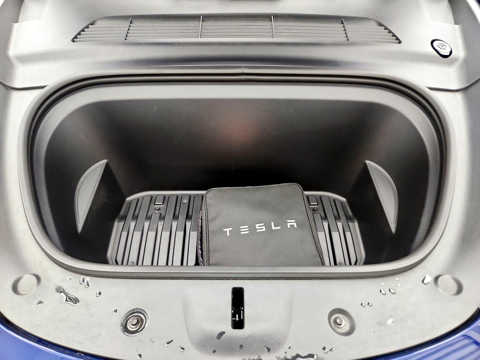 2025 Tesla Model Y Long Range - Photo 22