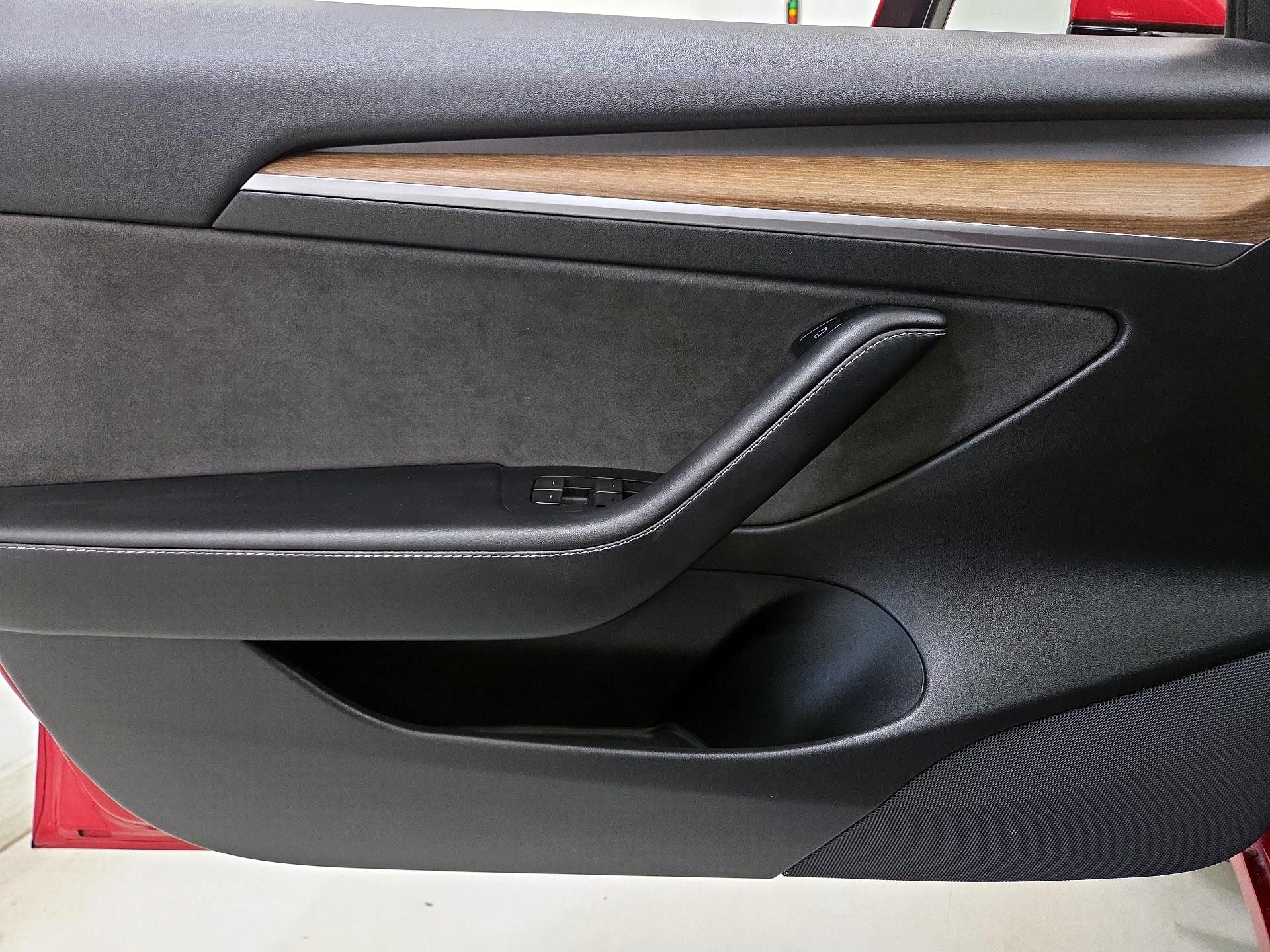 Thumbnail: 2023 Tesla Model 3 - 12
