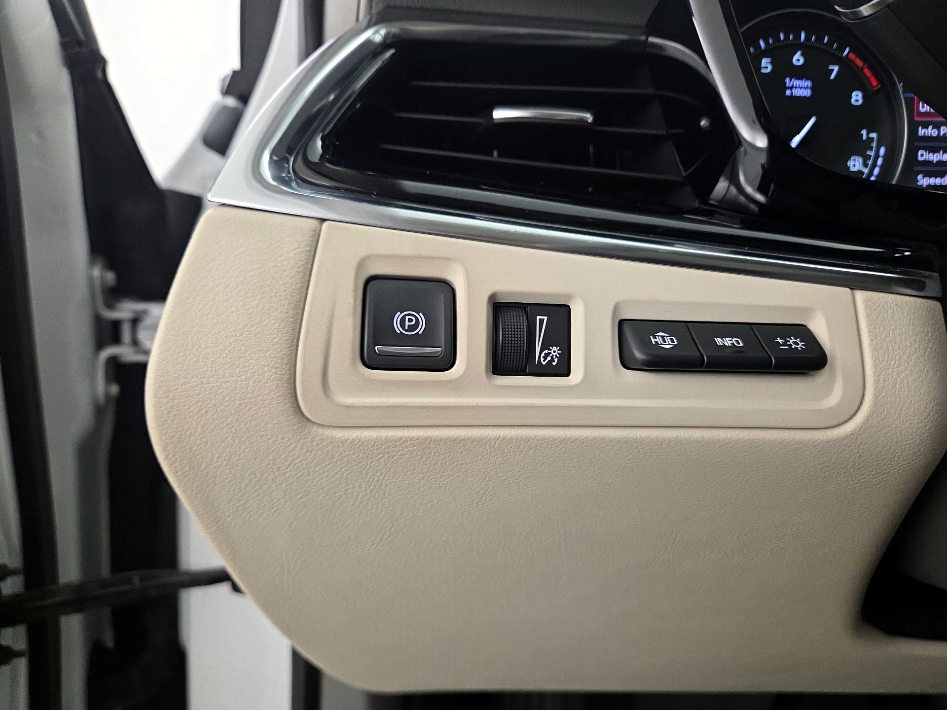 Thumbnail: 2022 Cadillac XT6 - 13