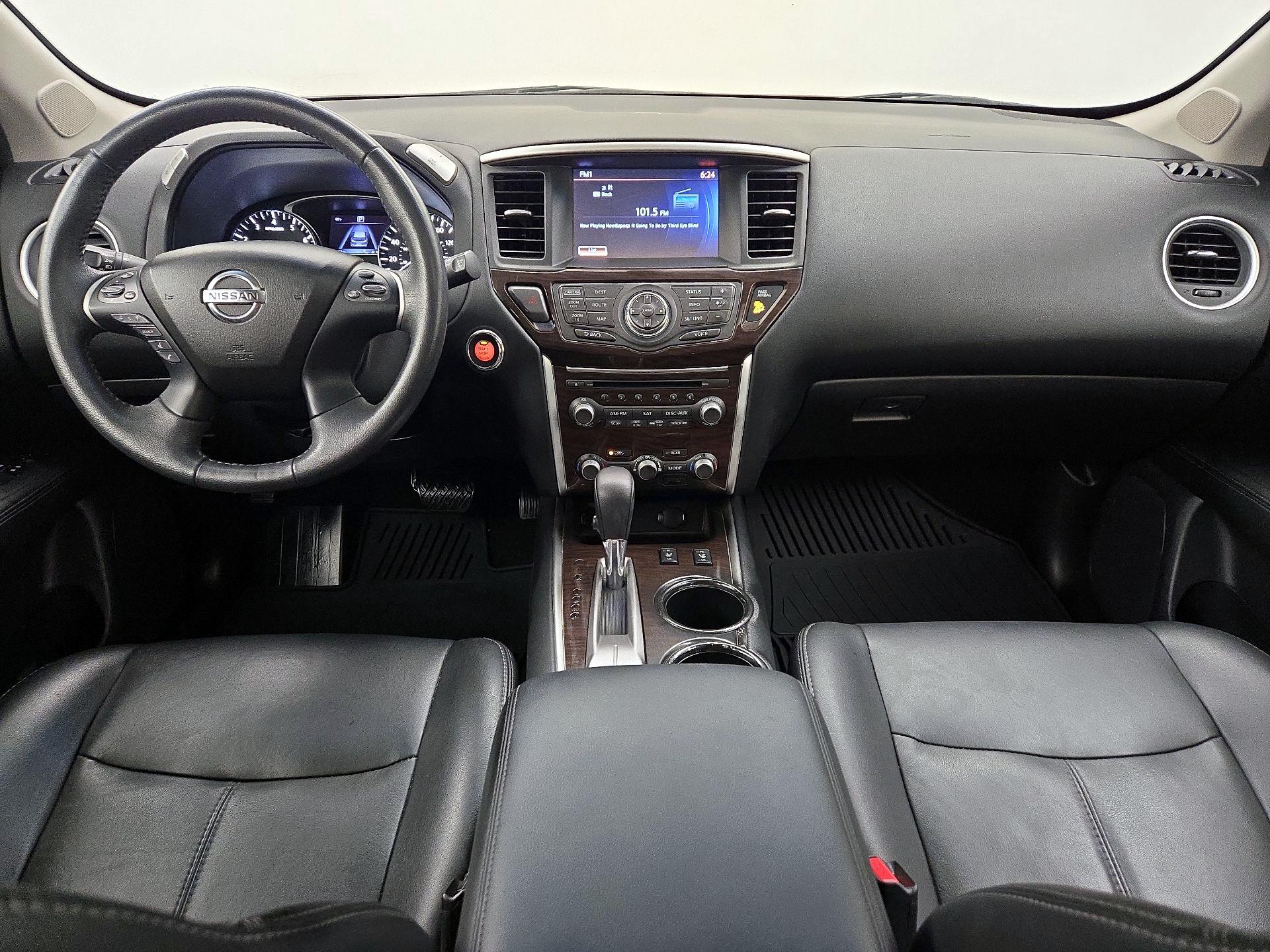 Thumbnail: 2016 Nissan Pathfinder - 9
