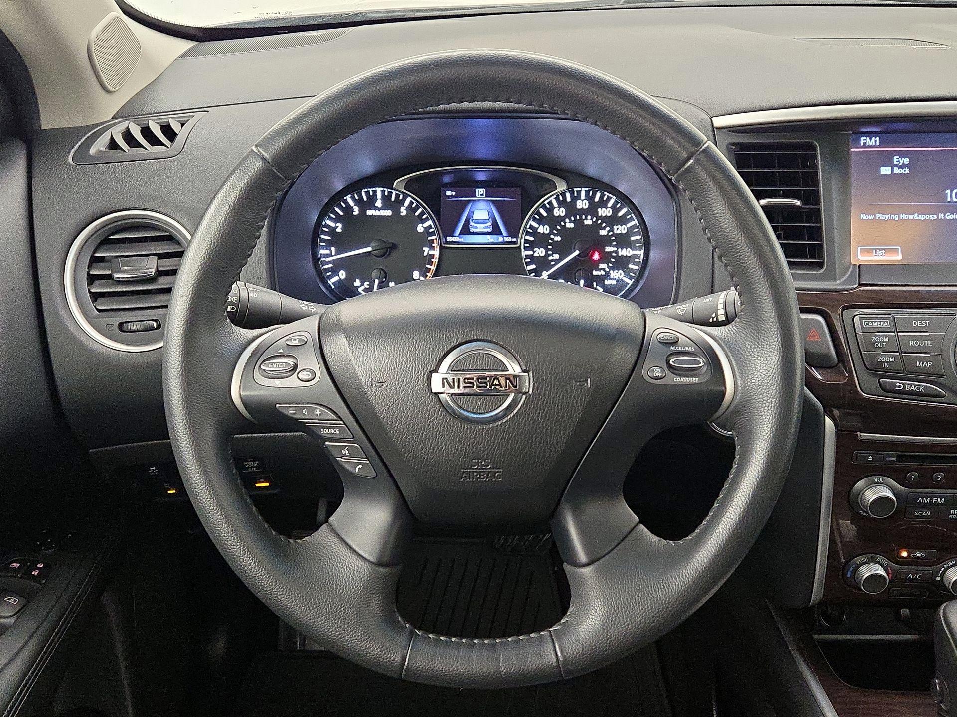 Thumbnail: 2016 Nissan Pathfinder - 10