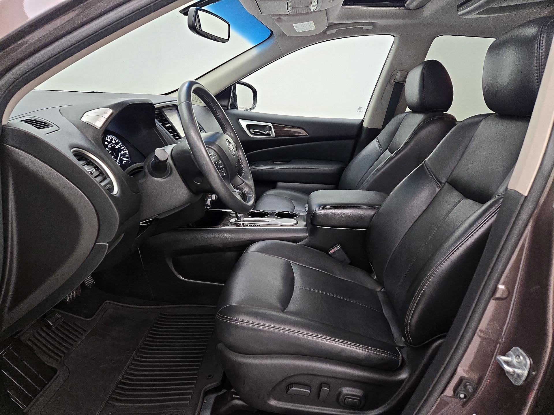 Thumbnail: 2016 Nissan Pathfinder - 11