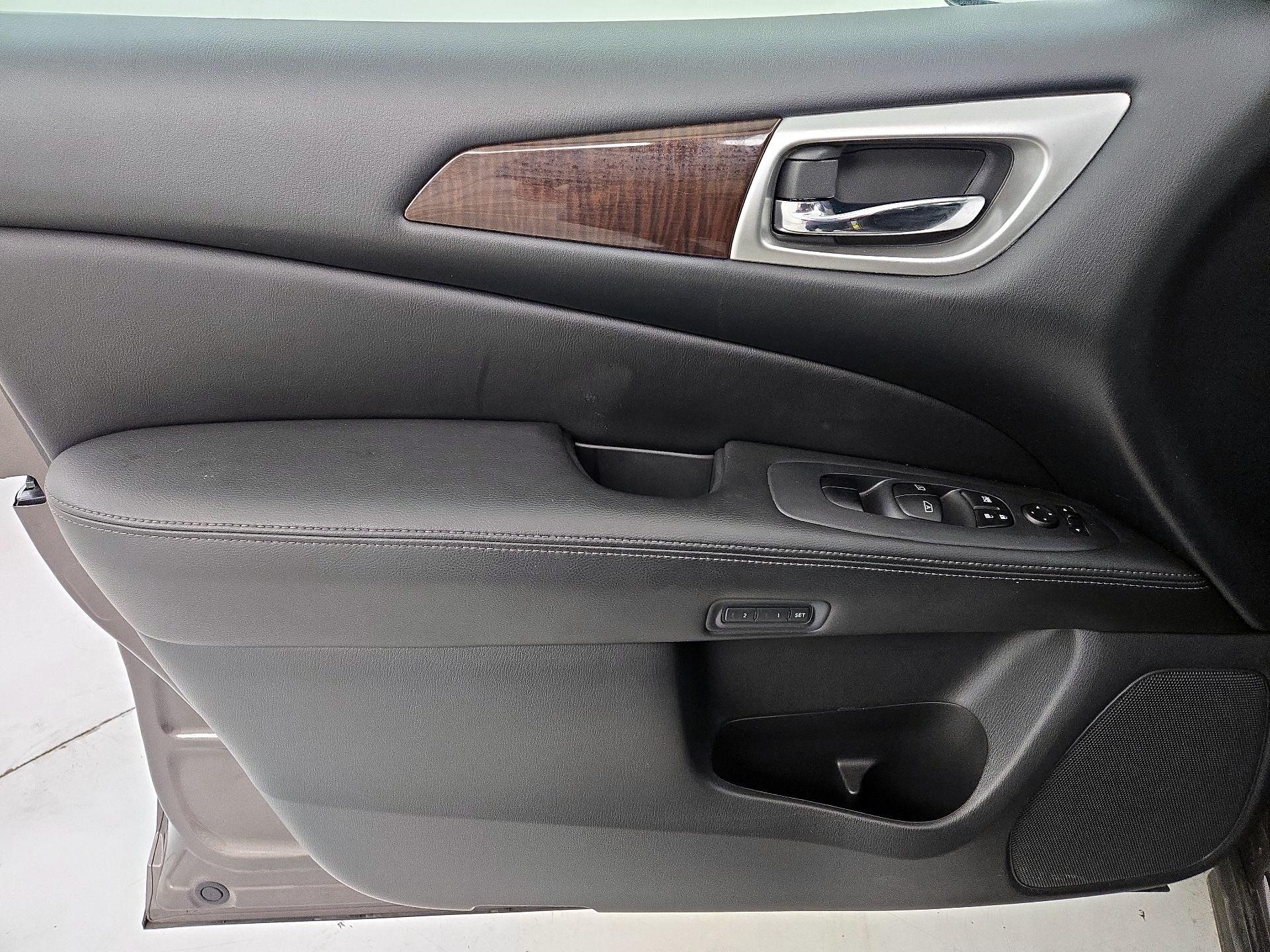 Thumbnail: 2016 Nissan Pathfinder - 12