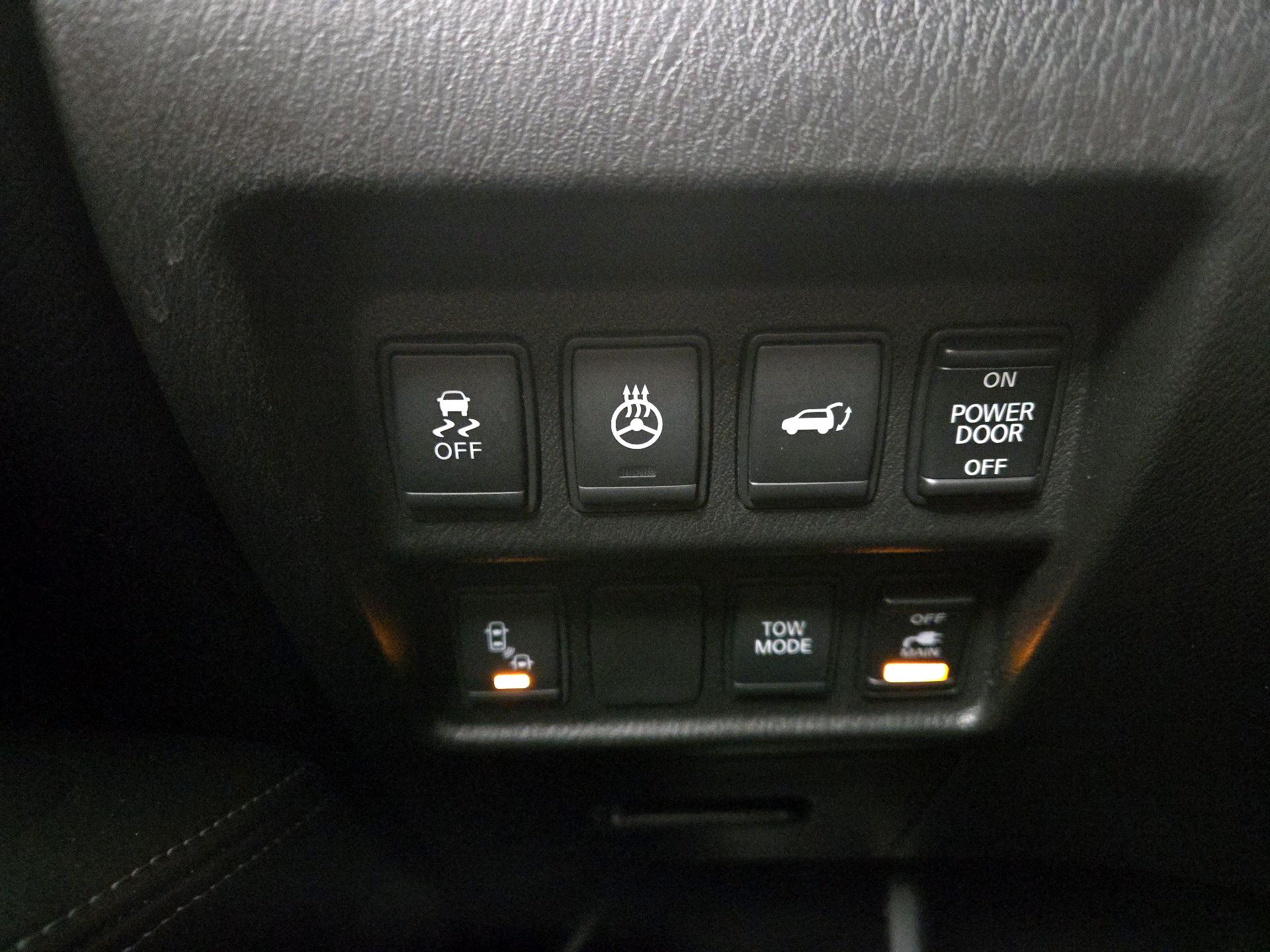 Thumbnail: 2016 Nissan Pathfinder - 13