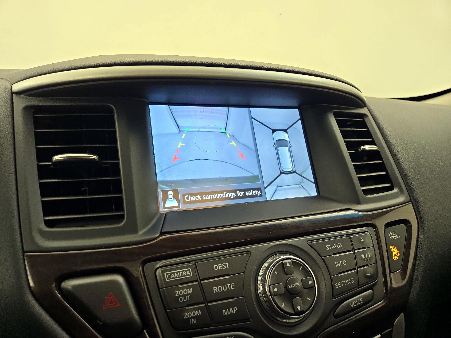 Thumbnail: 2016 Nissan Pathfinder - 15