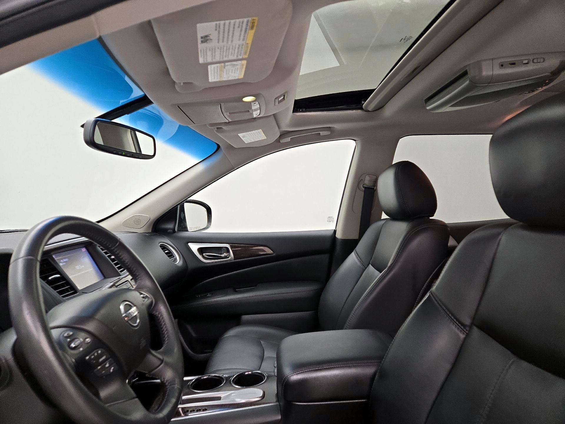 Thumbnail: 2016 Nissan Pathfinder - 20
