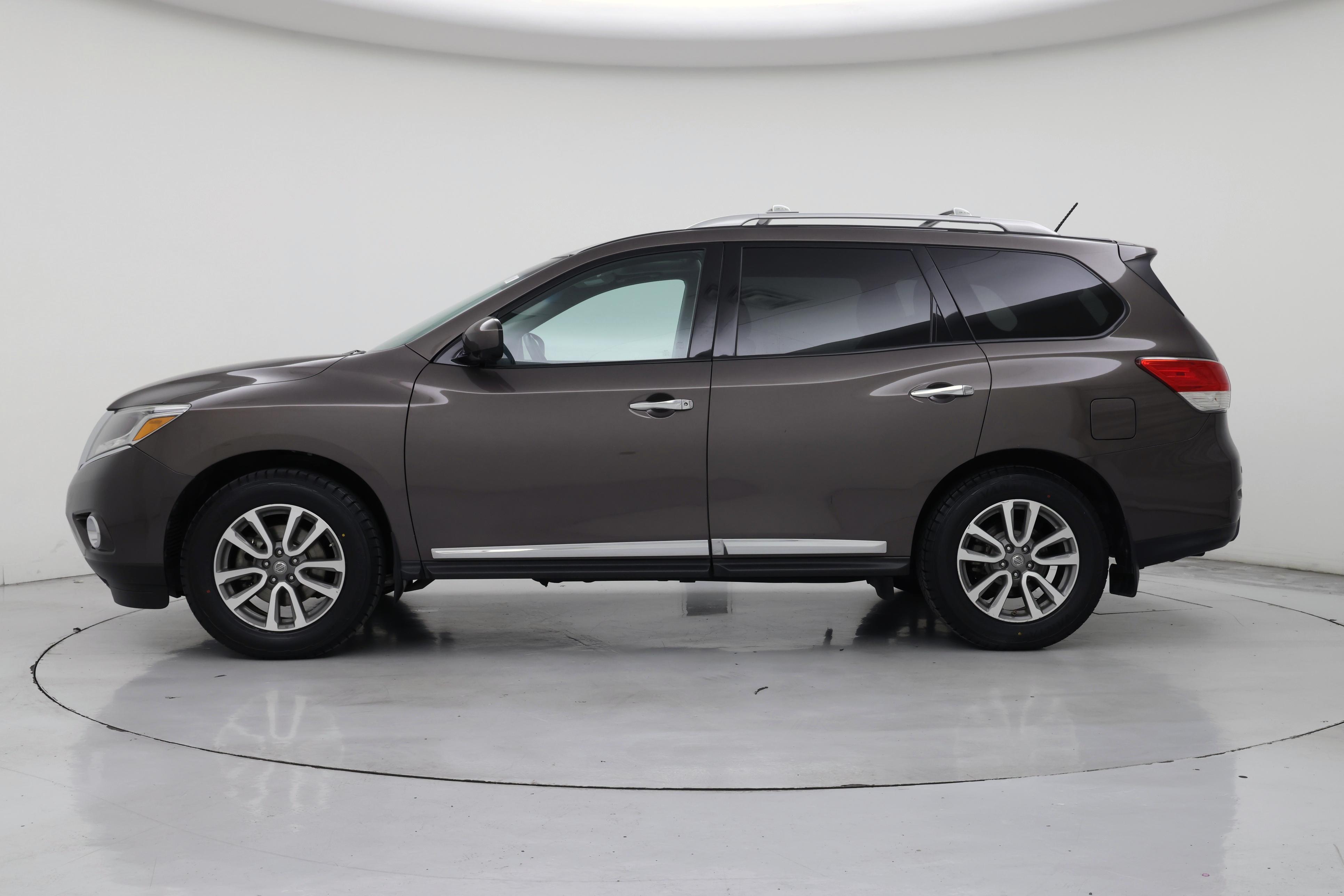 Thumbnail: 2016 Nissan Pathfinder - 3