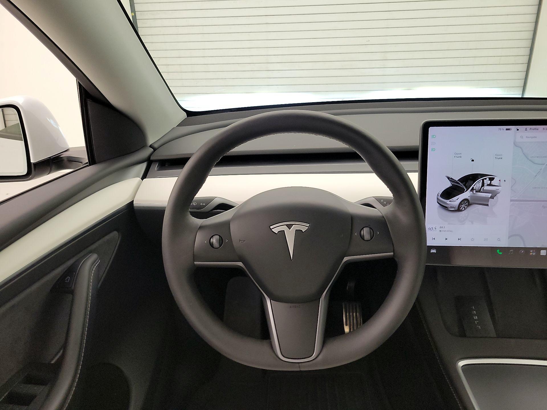 Thumbnail: 2023 Tesla Model Y - 10