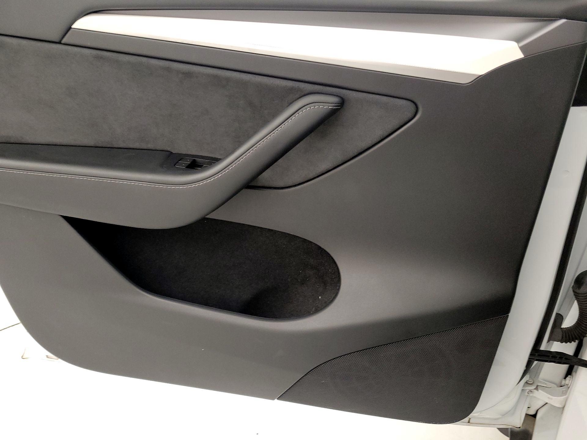Thumbnail: 2023 Tesla Model Y - 12
