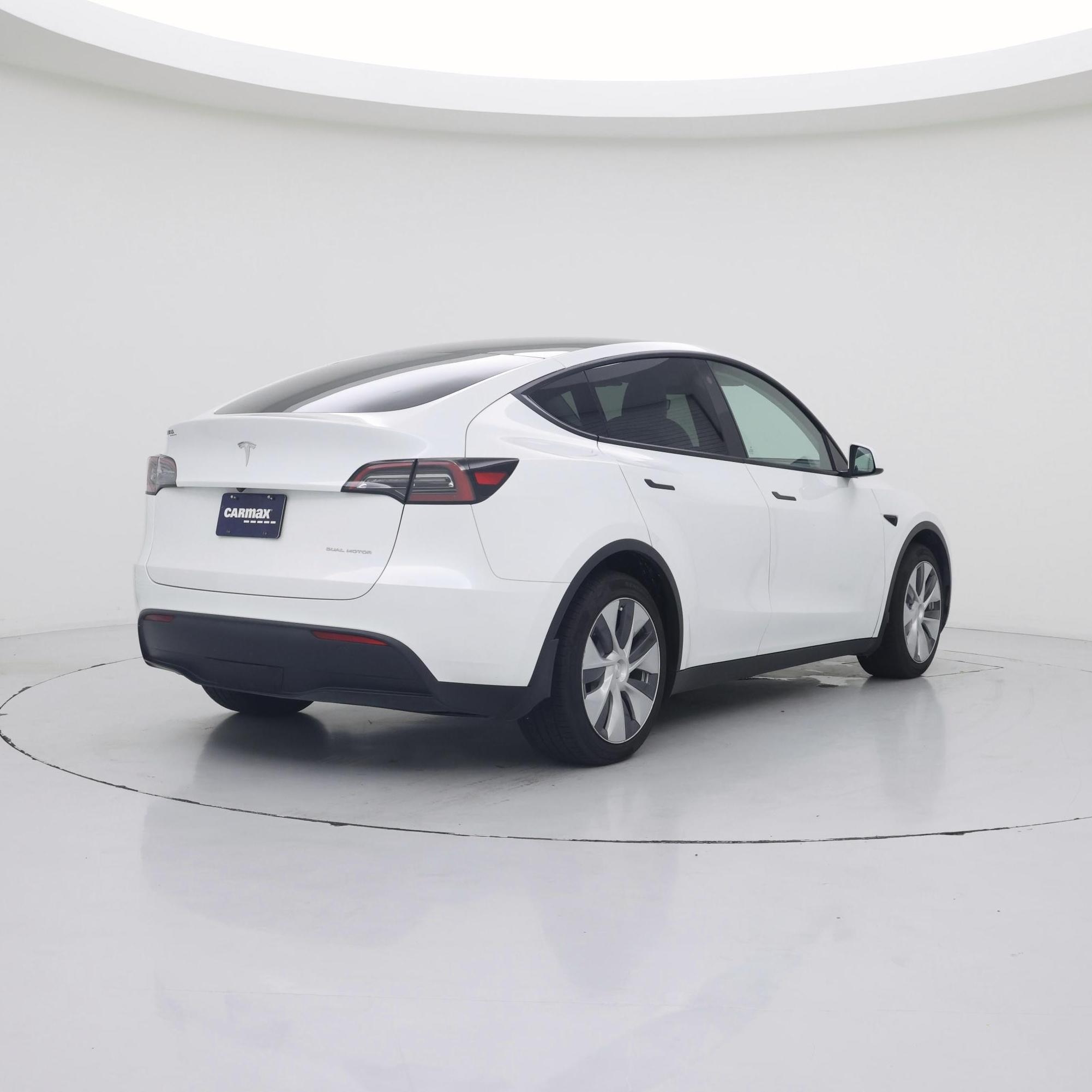 Thumbnail: 2023 Tesla Model Y - 8