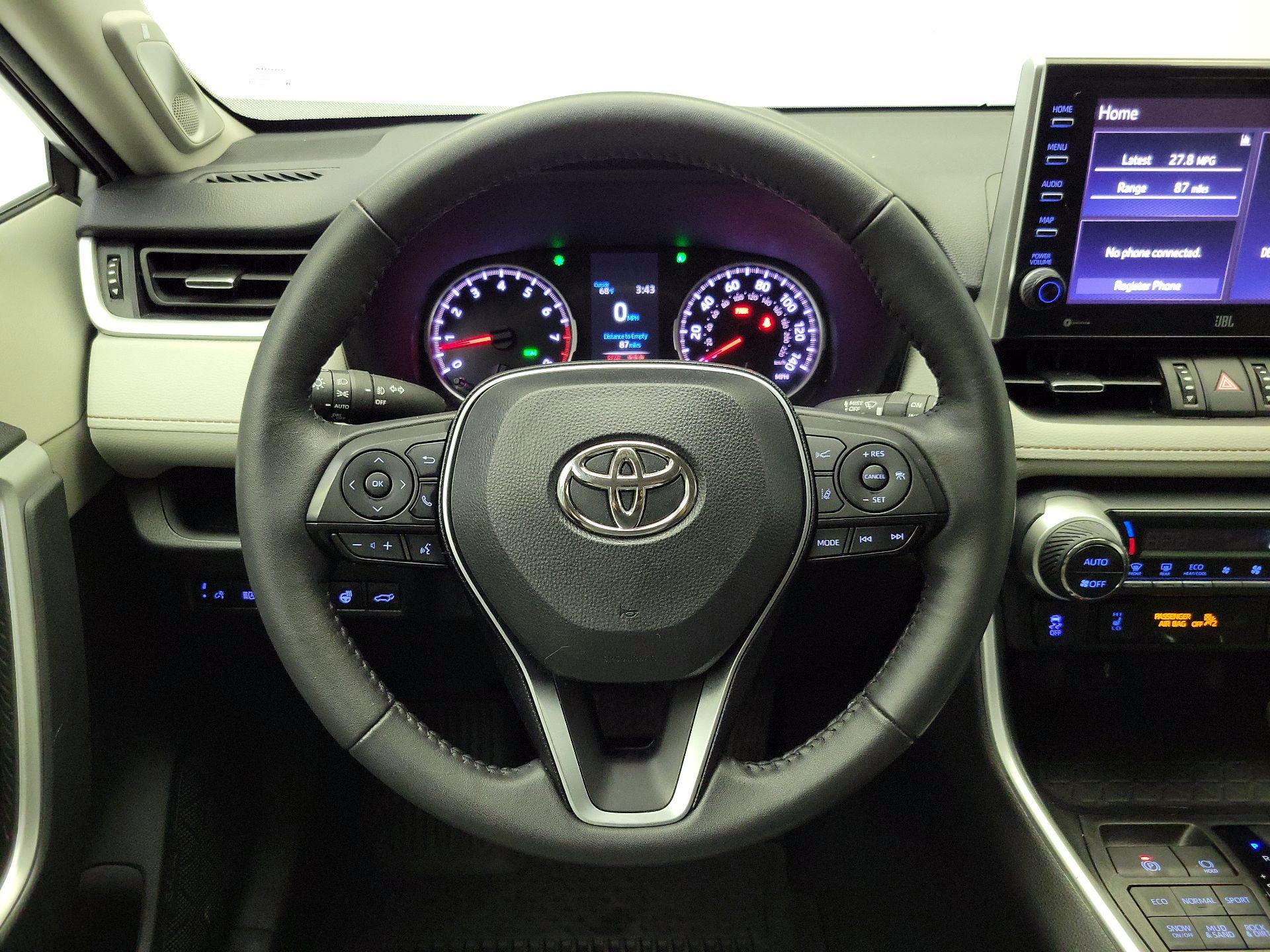 Thumbnail: 2022 Toyota RAV4 - 10