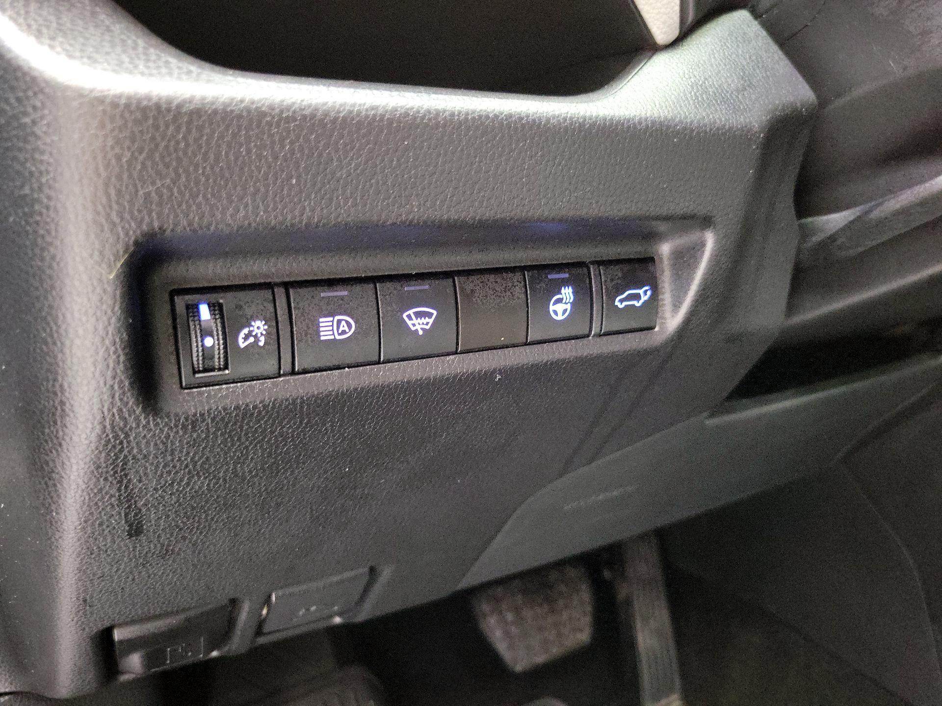 Thumbnail: 2022 Toyota RAV4 - 13