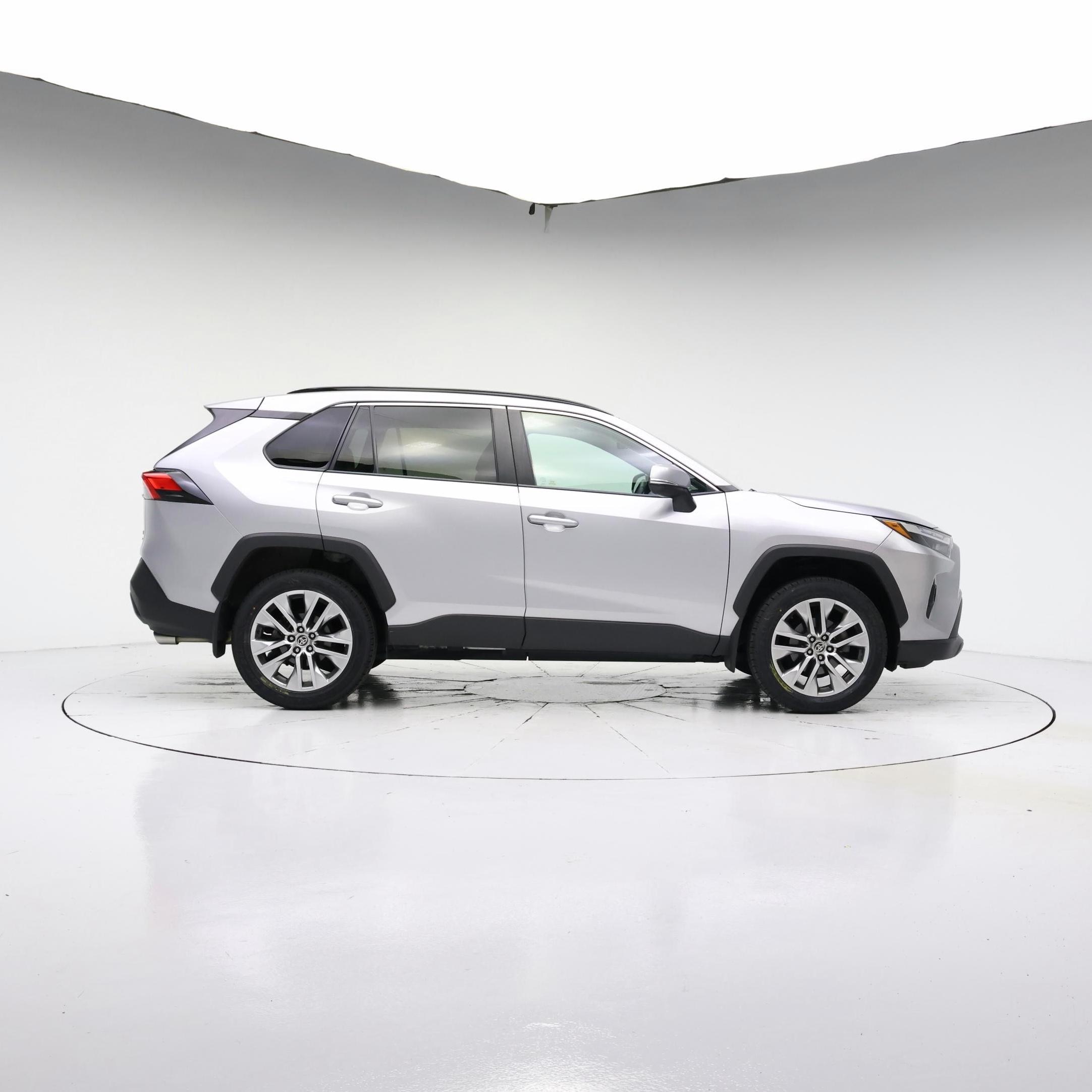 Thumbnail: 2022 Toyota RAV4 - 7