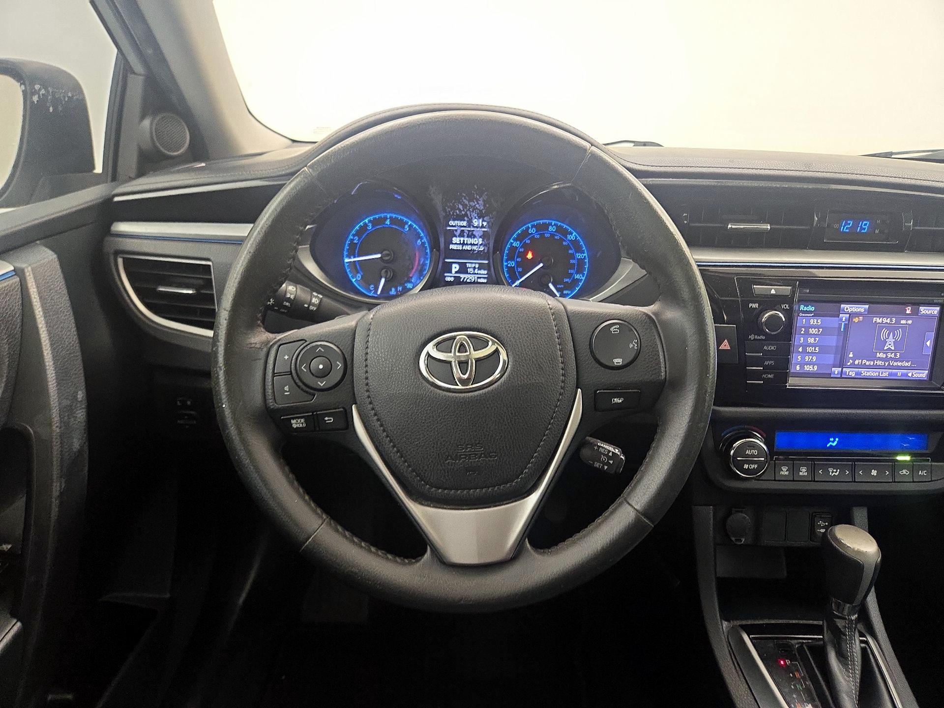 Thumbnail: 2015 Toyota Corolla - 10