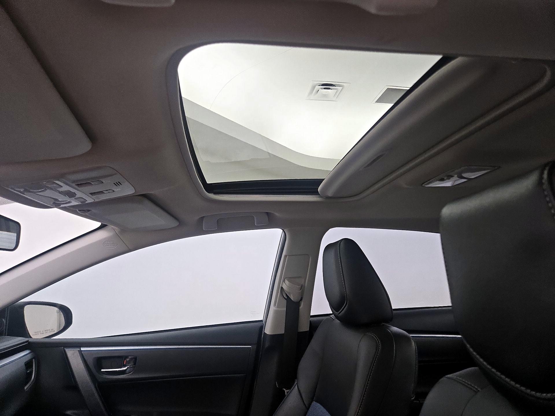 Thumbnail: 2015 Toyota Corolla - 19