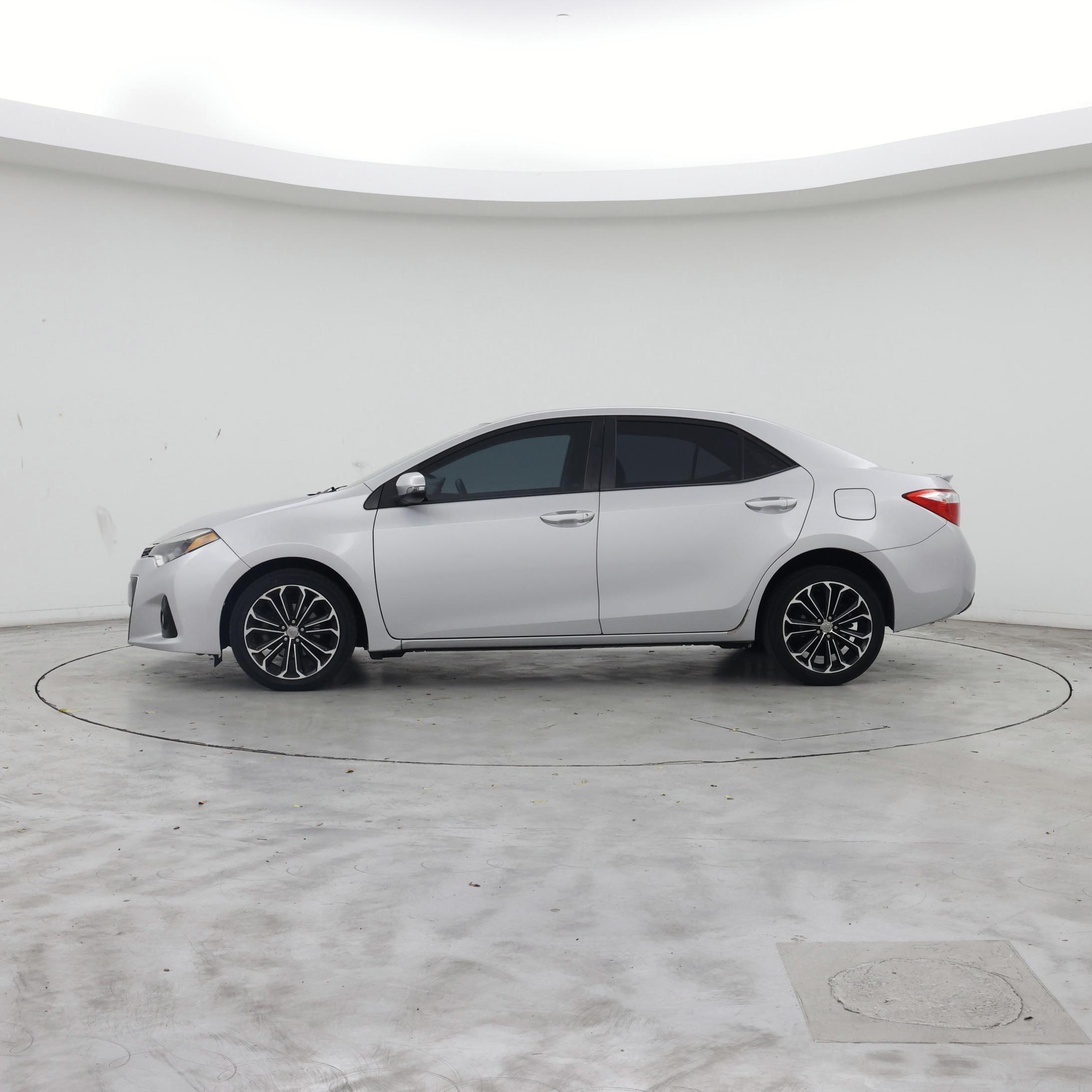 Thumbnail: 2015 Toyota Corolla - 3