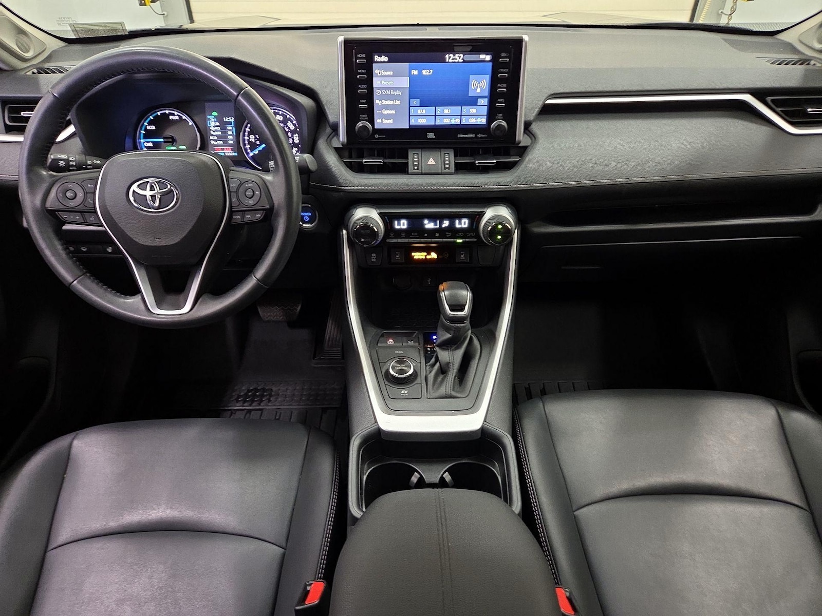 2021 Toyota RAV4 XLE Premium - Photo 10