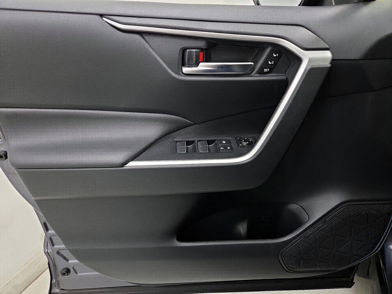 2021 Toyota RAV4 XLE Premium - Photo 13