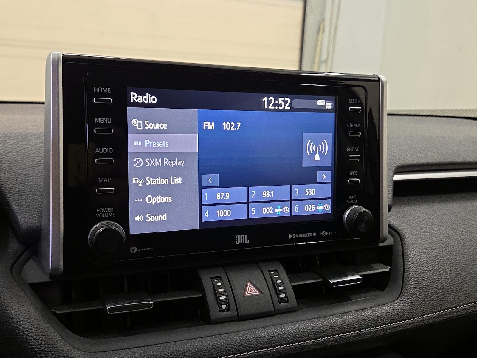 2021 Toyota RAV4 XLE Premium - Photo 16