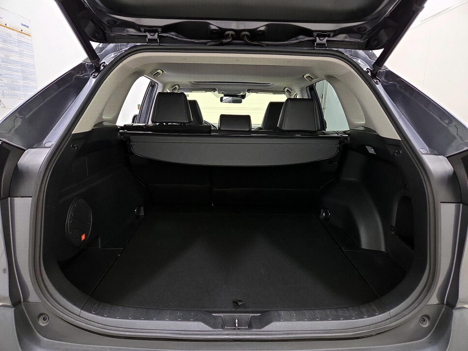 2021 Toyota RAV4 XLE Premium - Photo 22